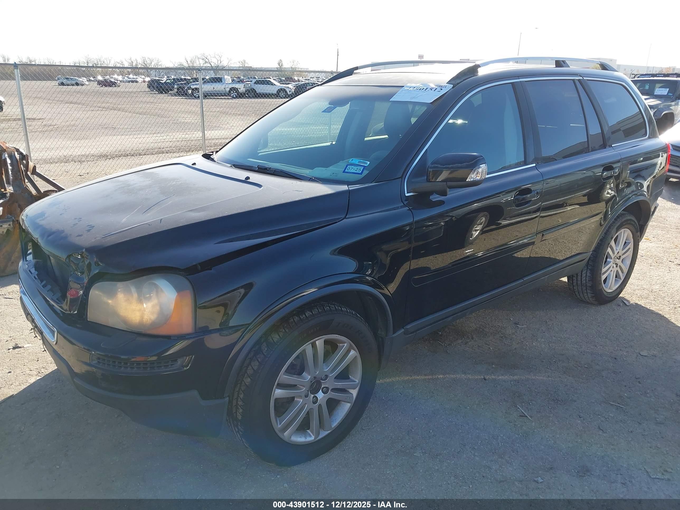 VOLVO XC90 image 2