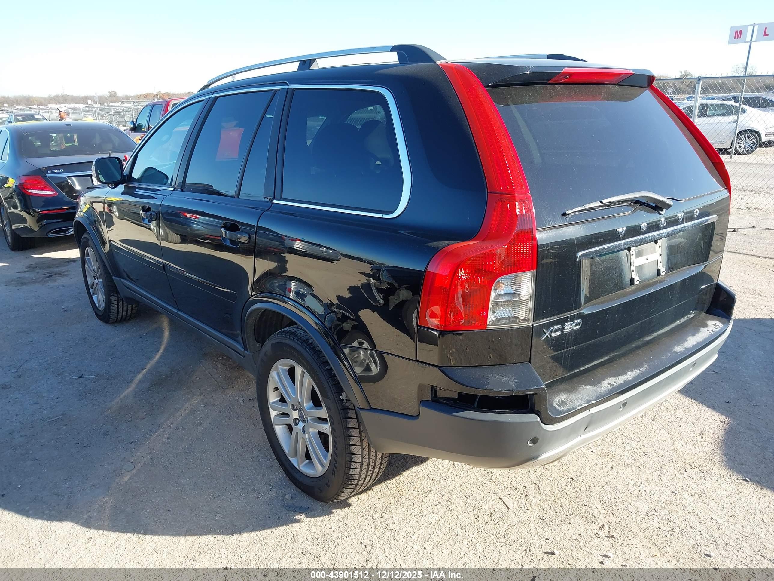 VOLVO XC90 image 3