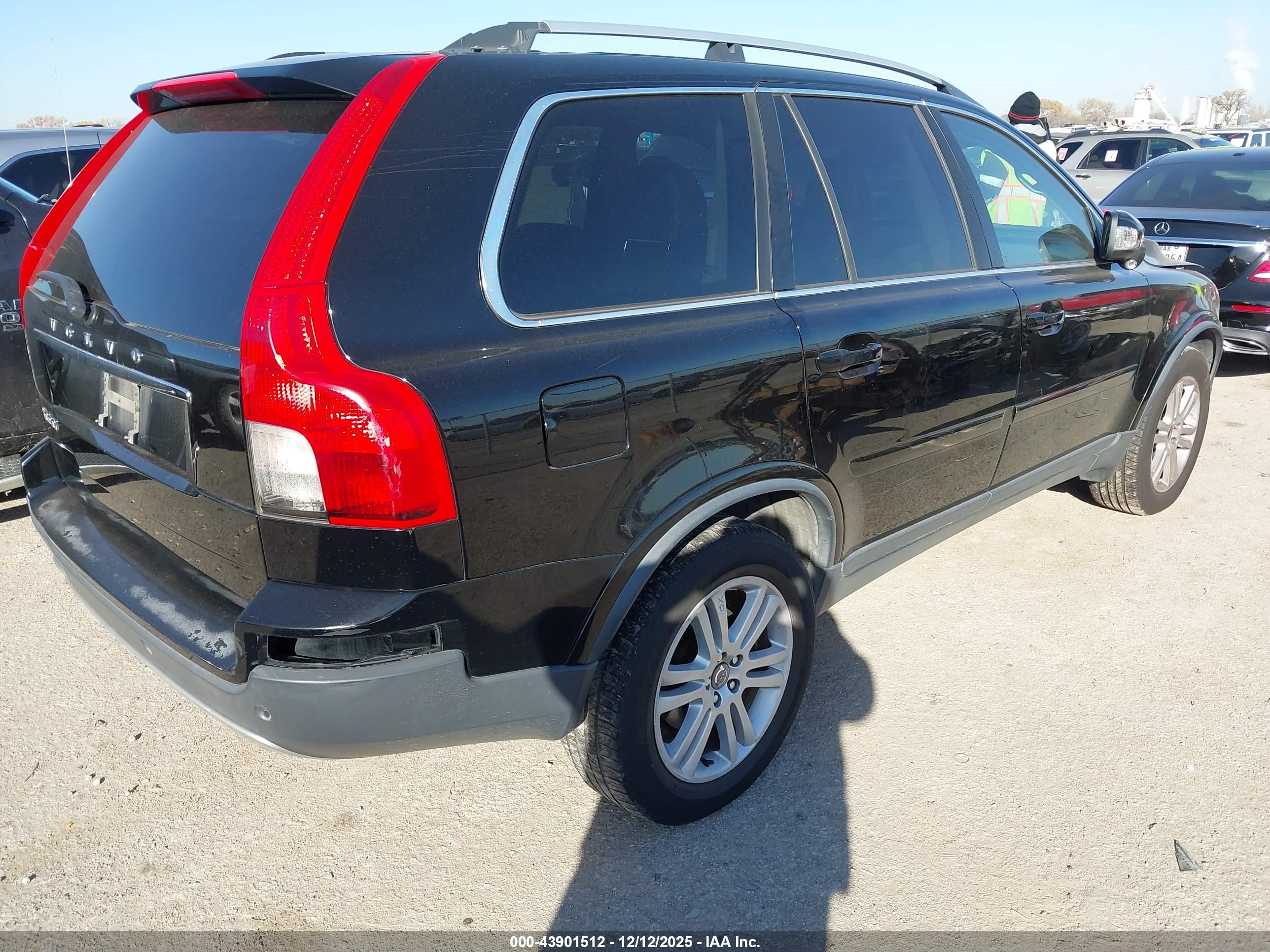 VOLVO XC90 image 4