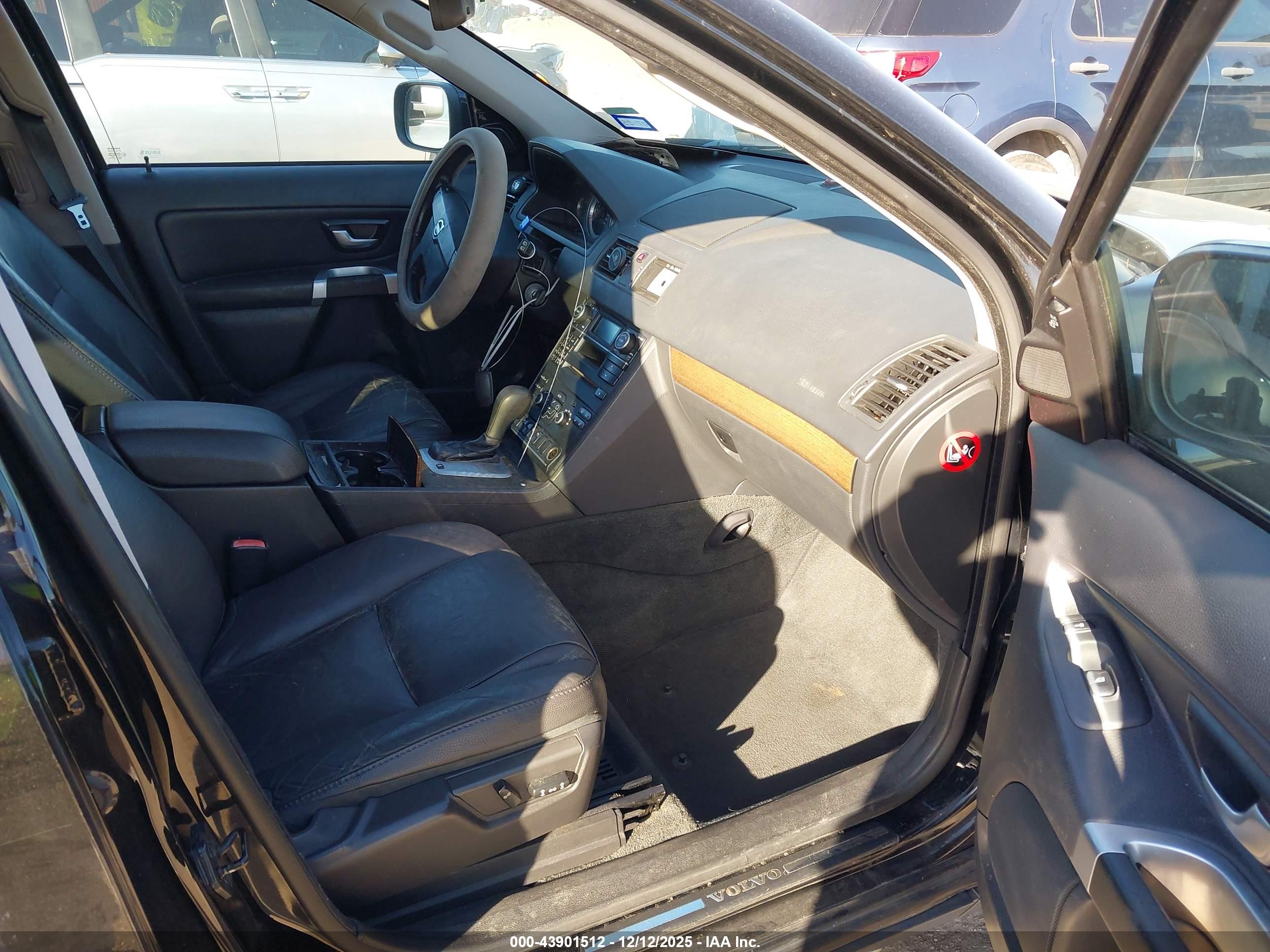 VOLVO XC90 image 5