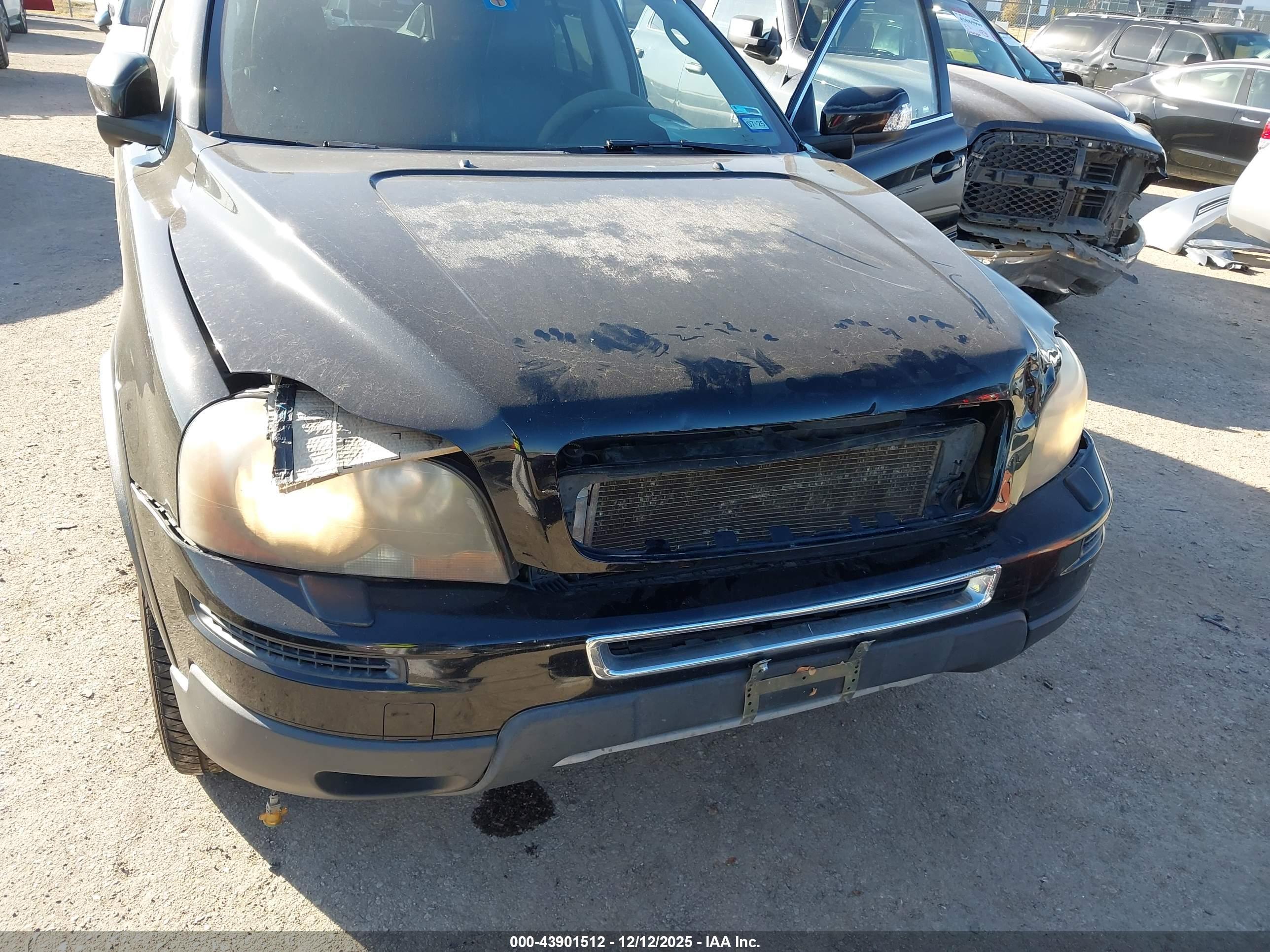 VOLVO XC90 image 6