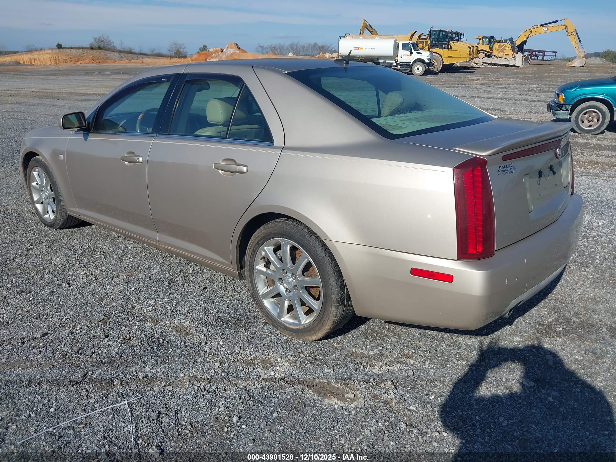 CADILLAC STS image 3