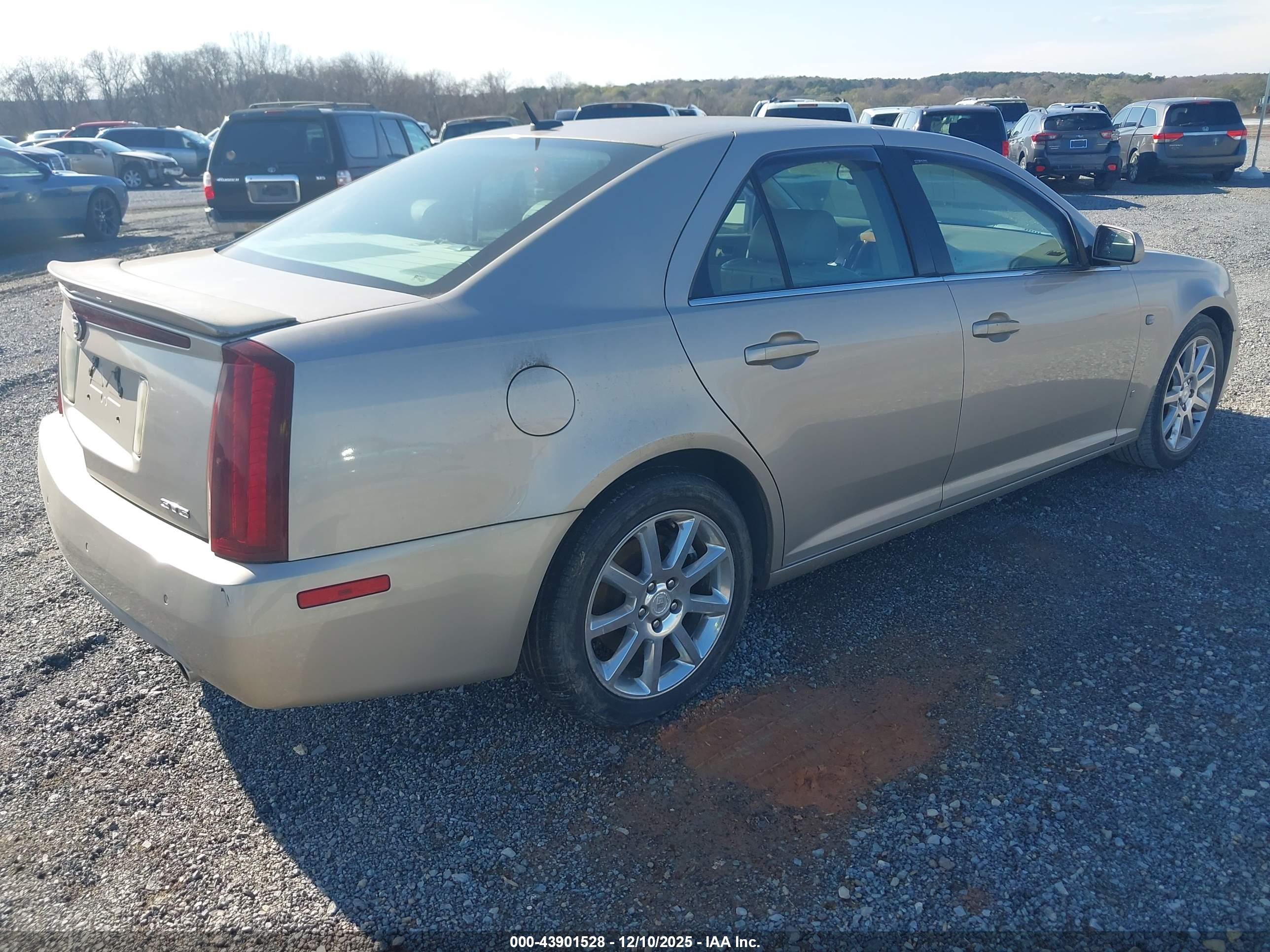 CADILLAC STS image 4