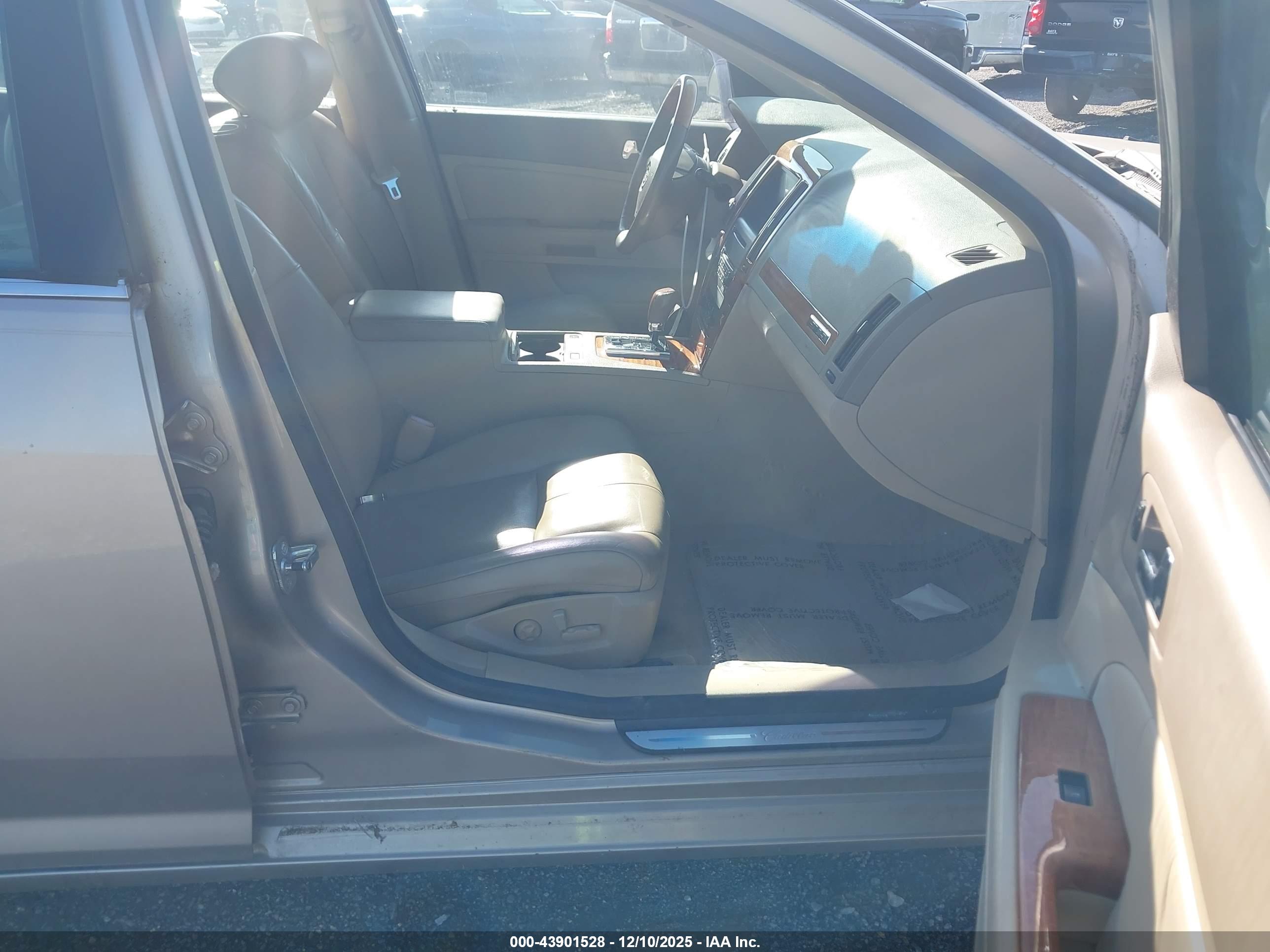 CADILLAC STS image 5