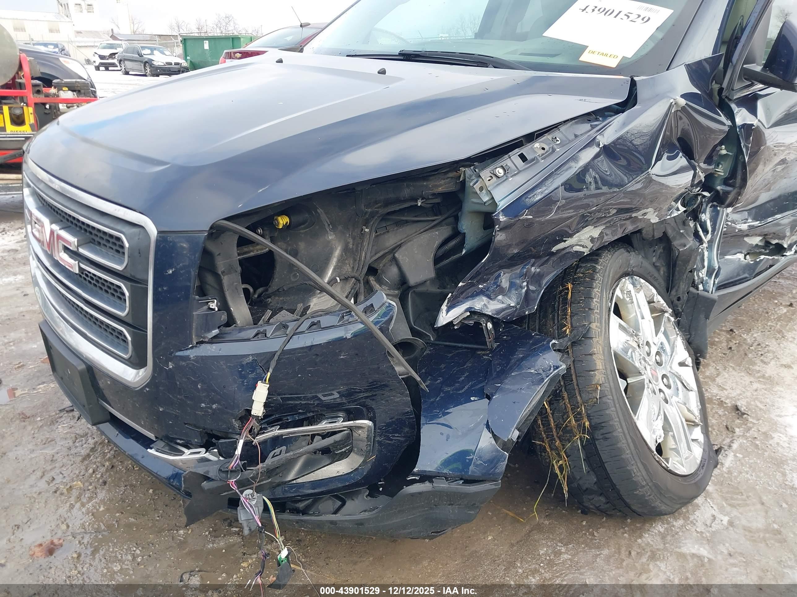 GMC ACADIA image 6