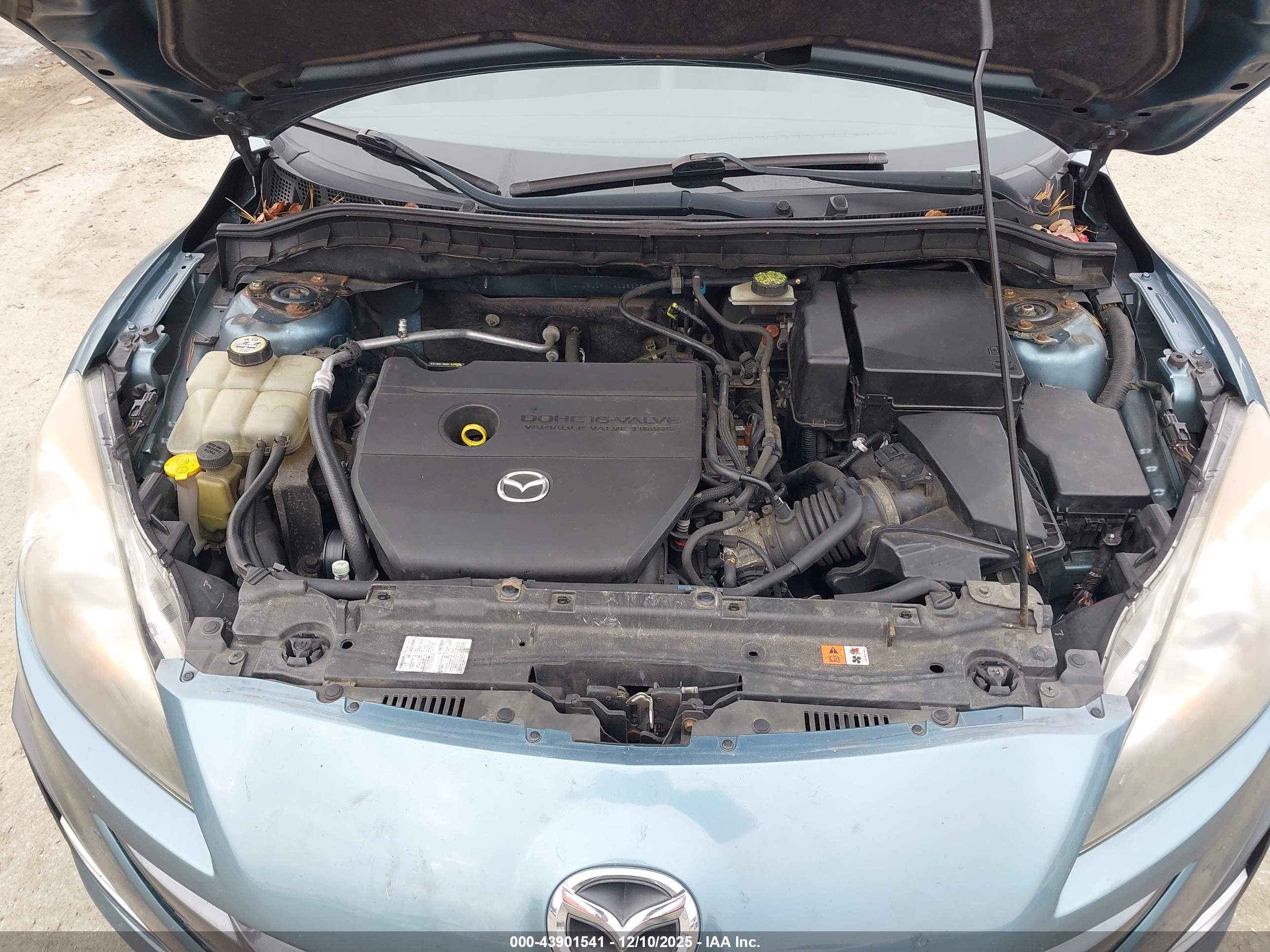 MAZDA MAZDA3 image 10