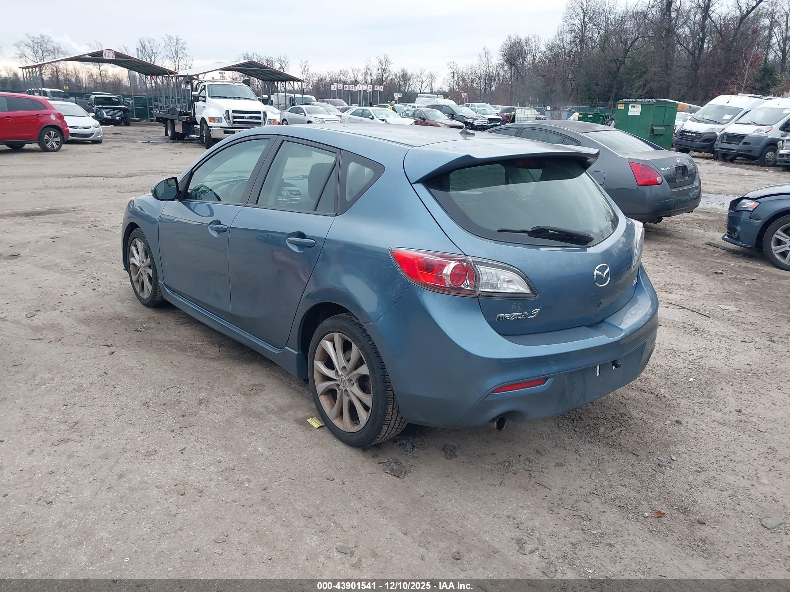MAZDA MAZDA3 image 3