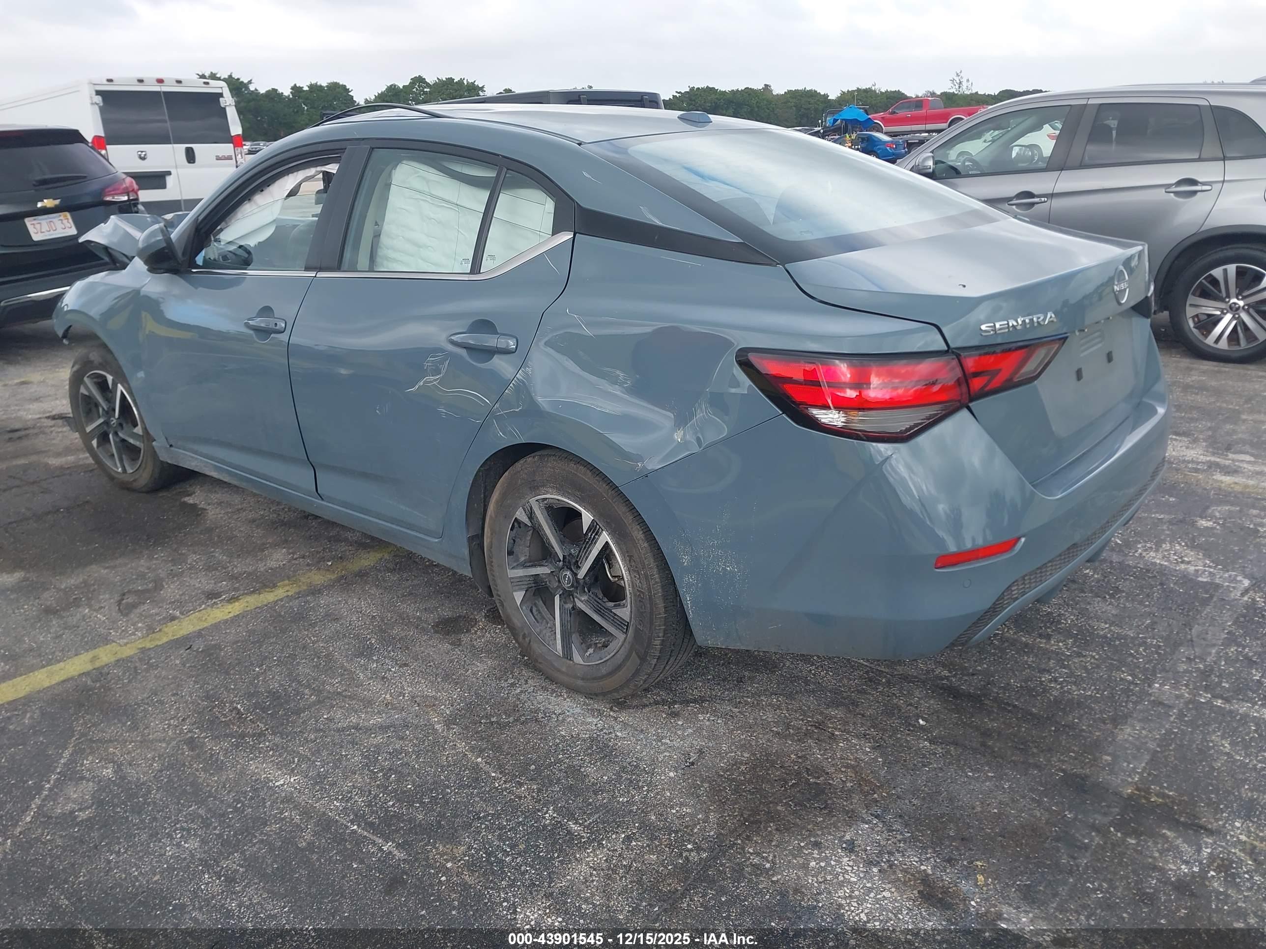 NISSAN SENTRA image 3
