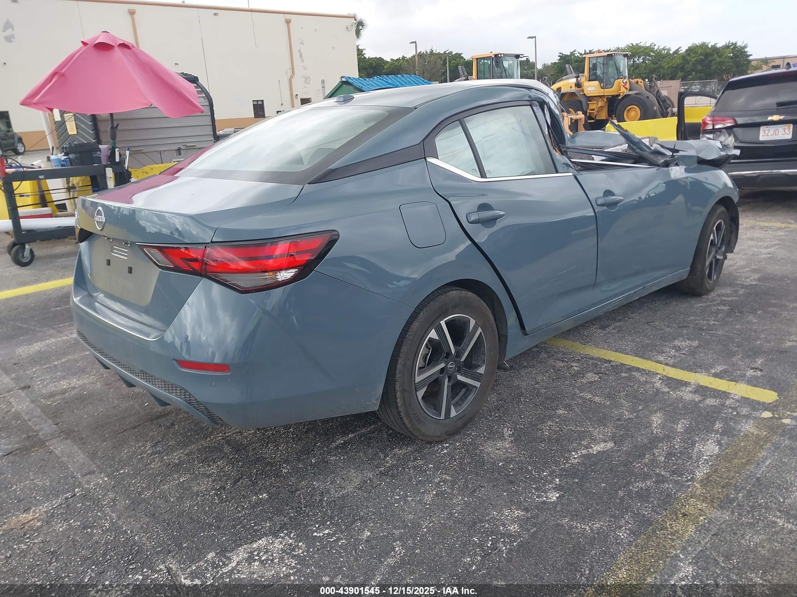 NISSAN SENTRA image 4