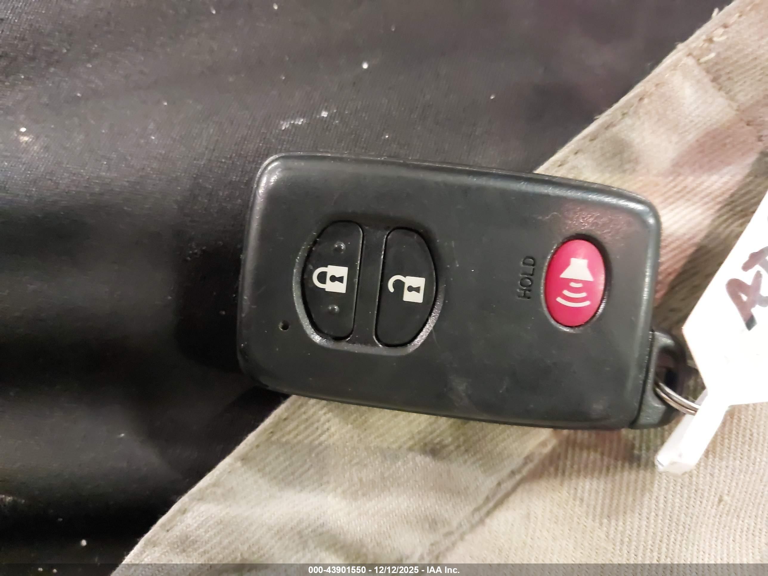 TOYOTA PRIUS image 11