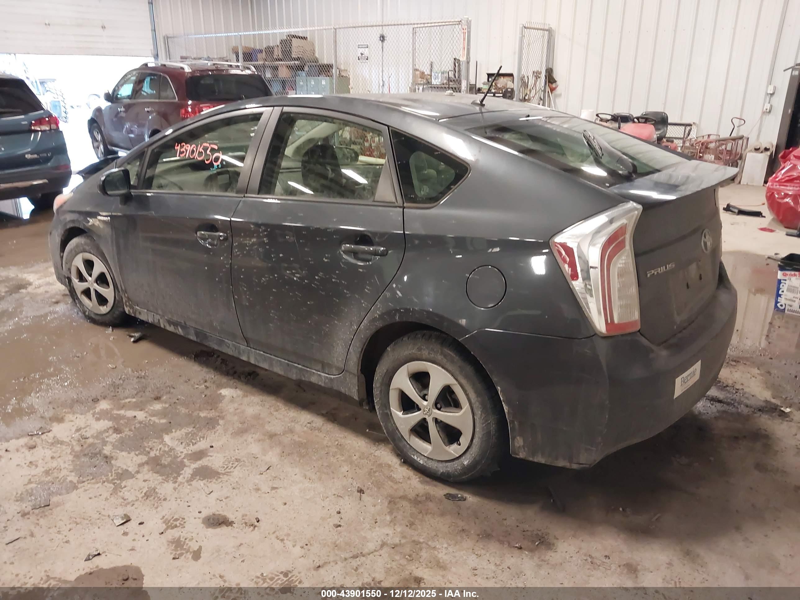TOYOTA PRIUS image 3