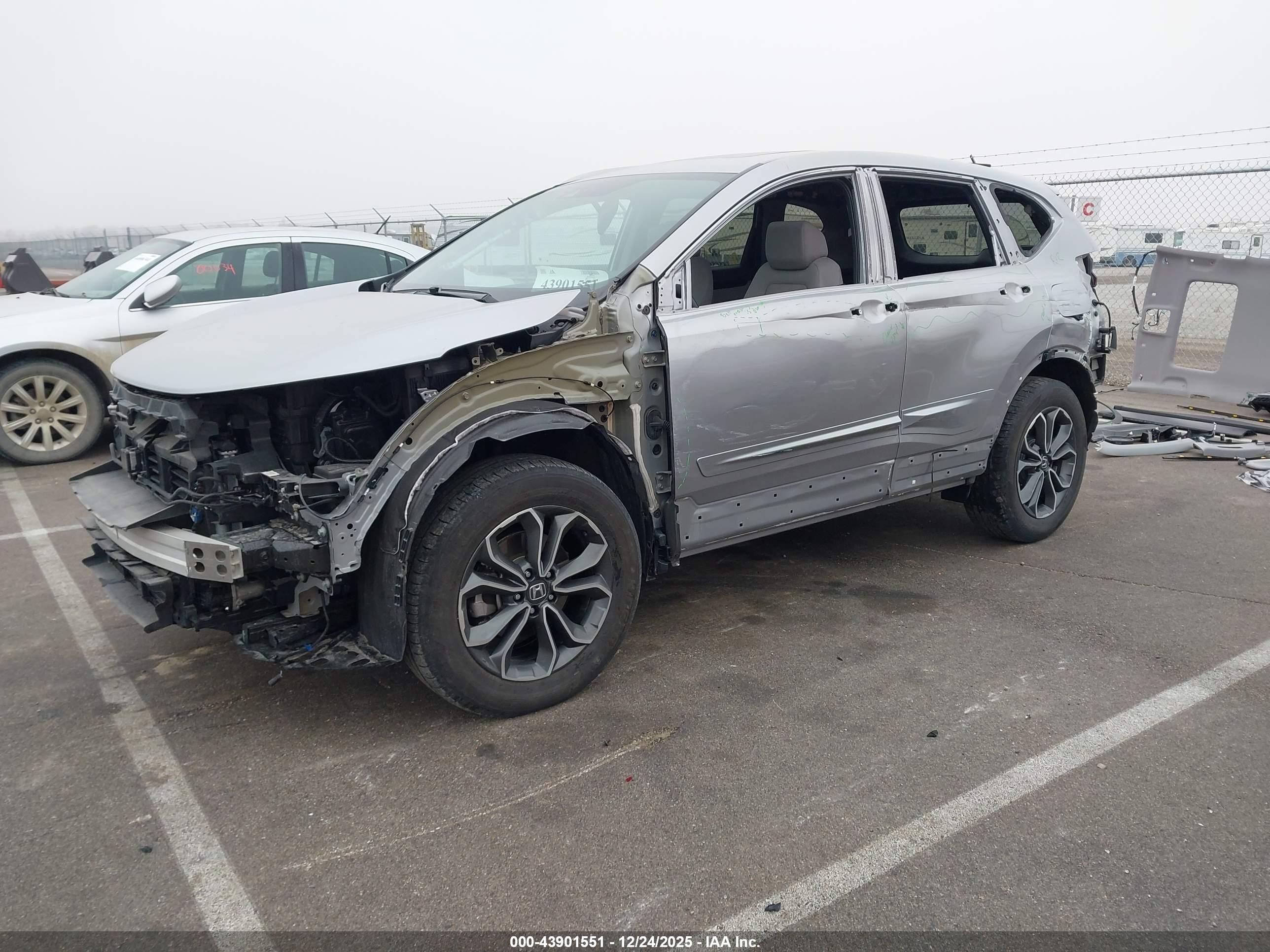 HONDA CR-V image 2