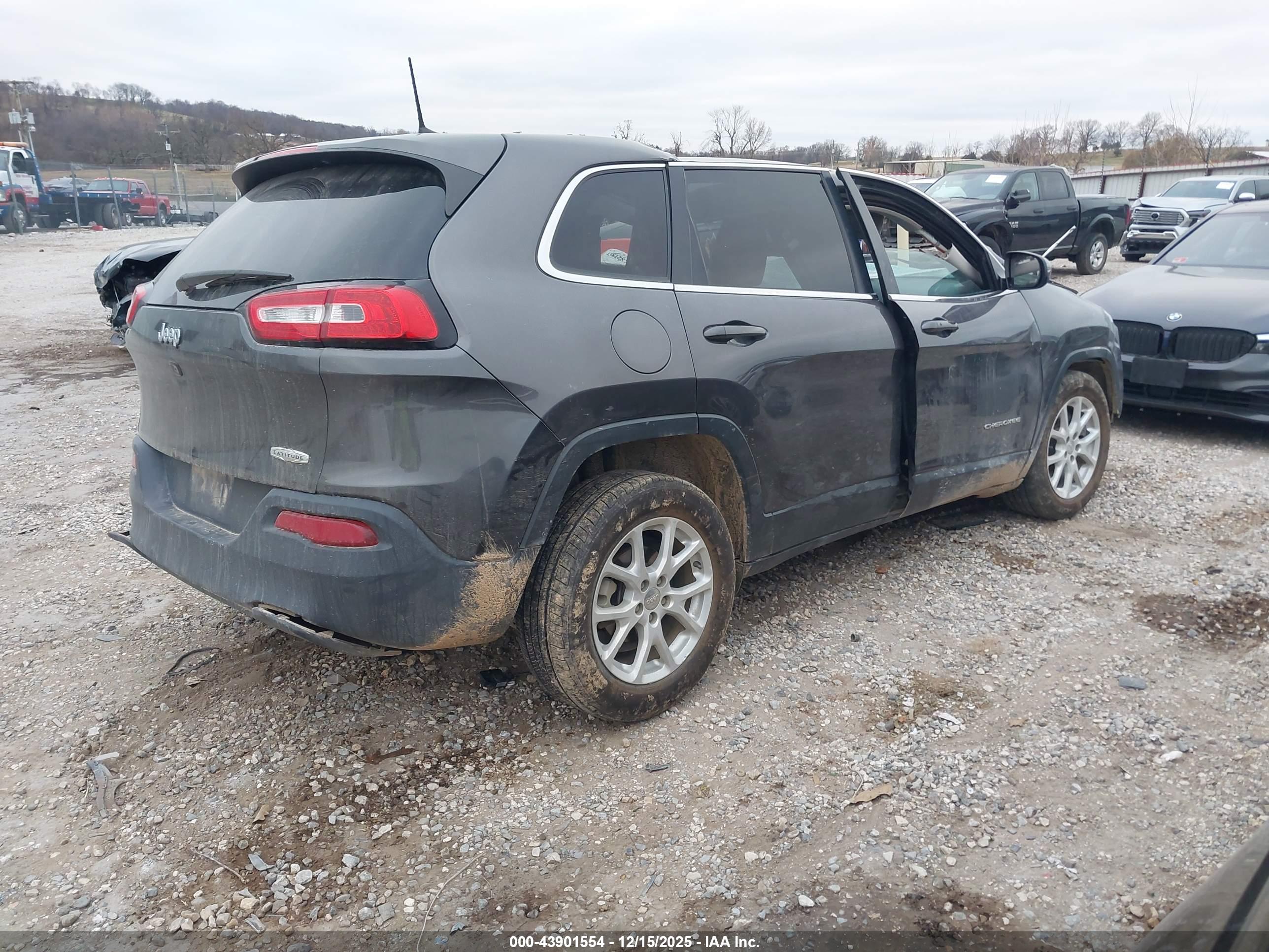 JEEP CHEROKEE image 4