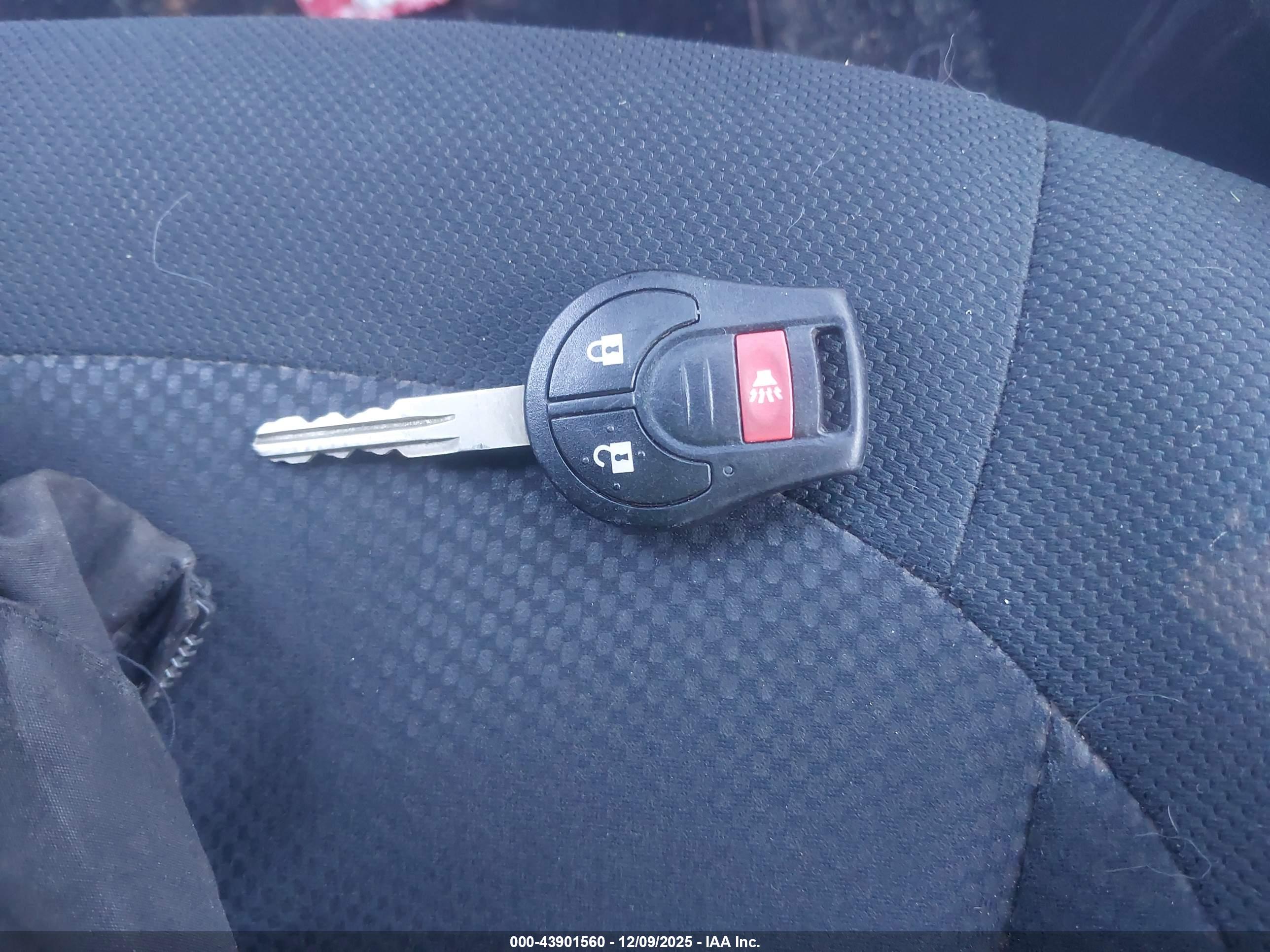 NISSAN ROGUE image 11