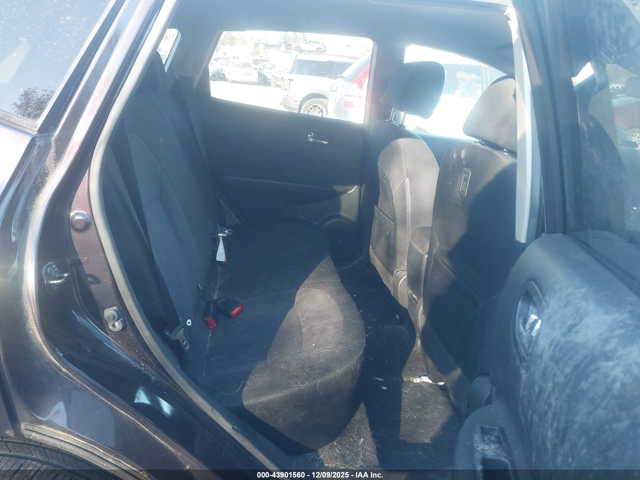 NISSAN ROGUE image 8