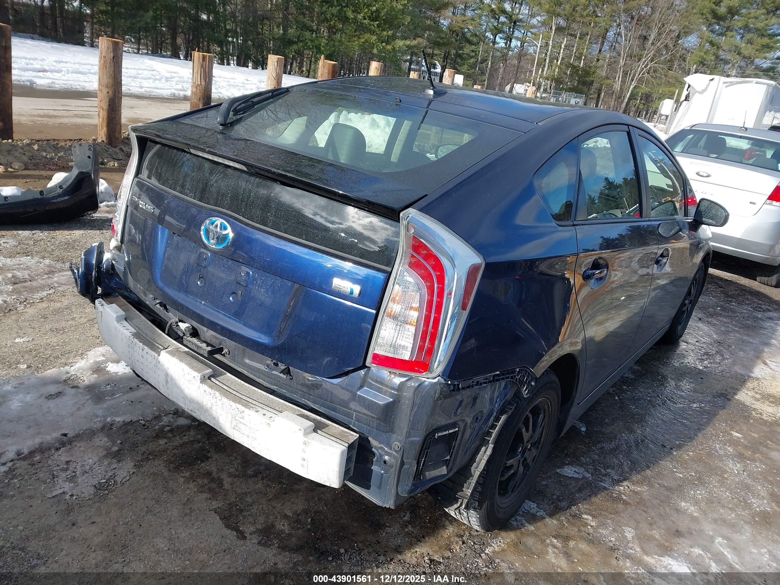TOYOTA PRIUS image 4