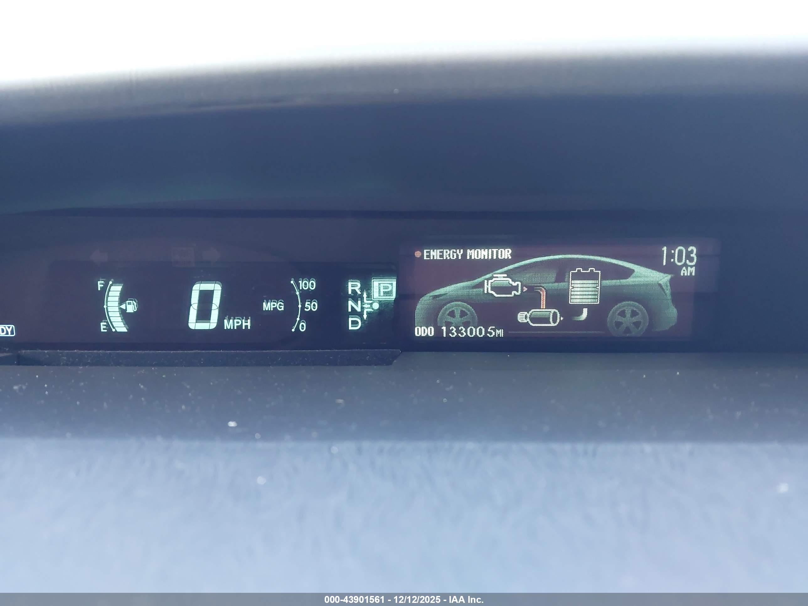 TOYOTA PRIUS image 7