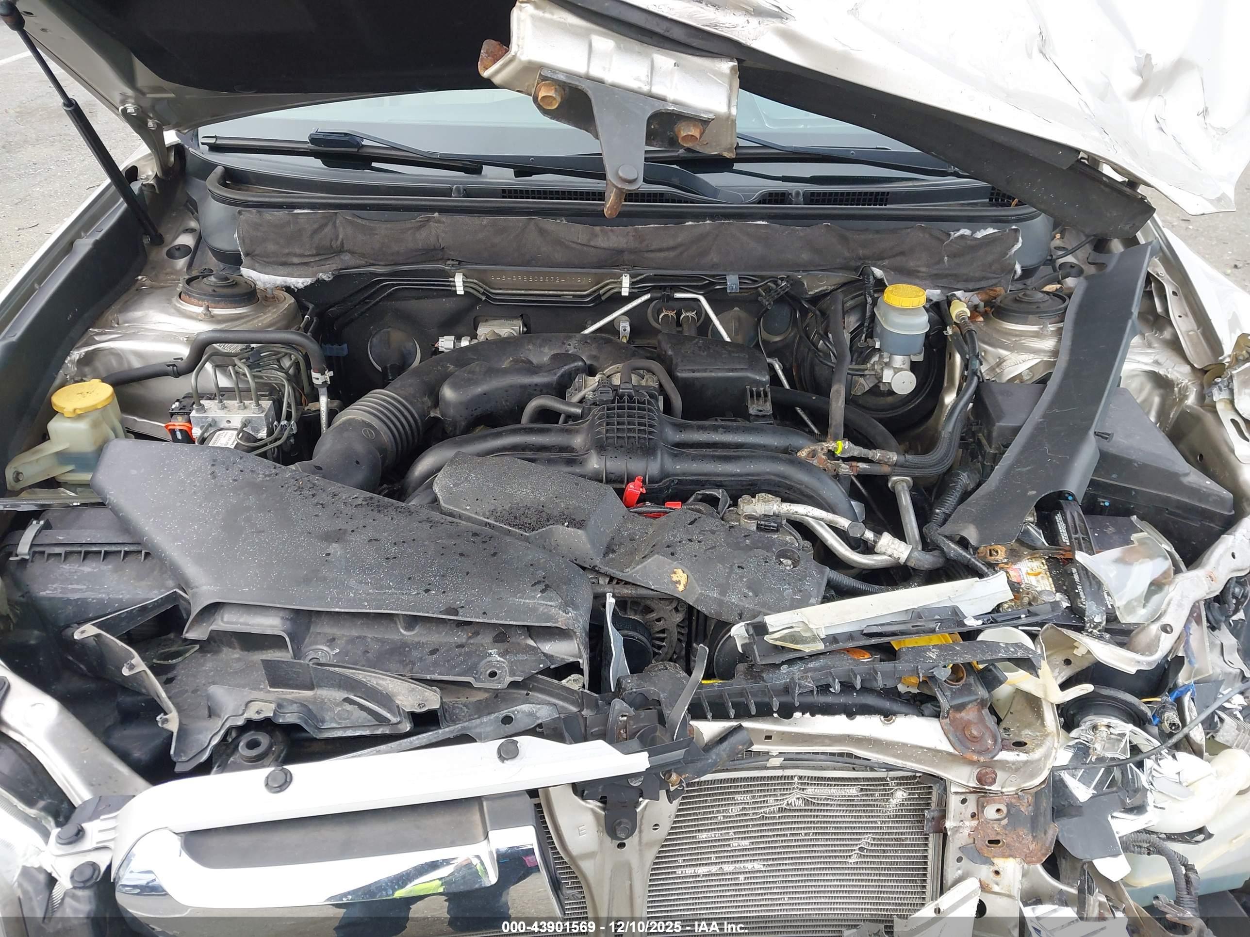 SUBARU OUTBACK image 10