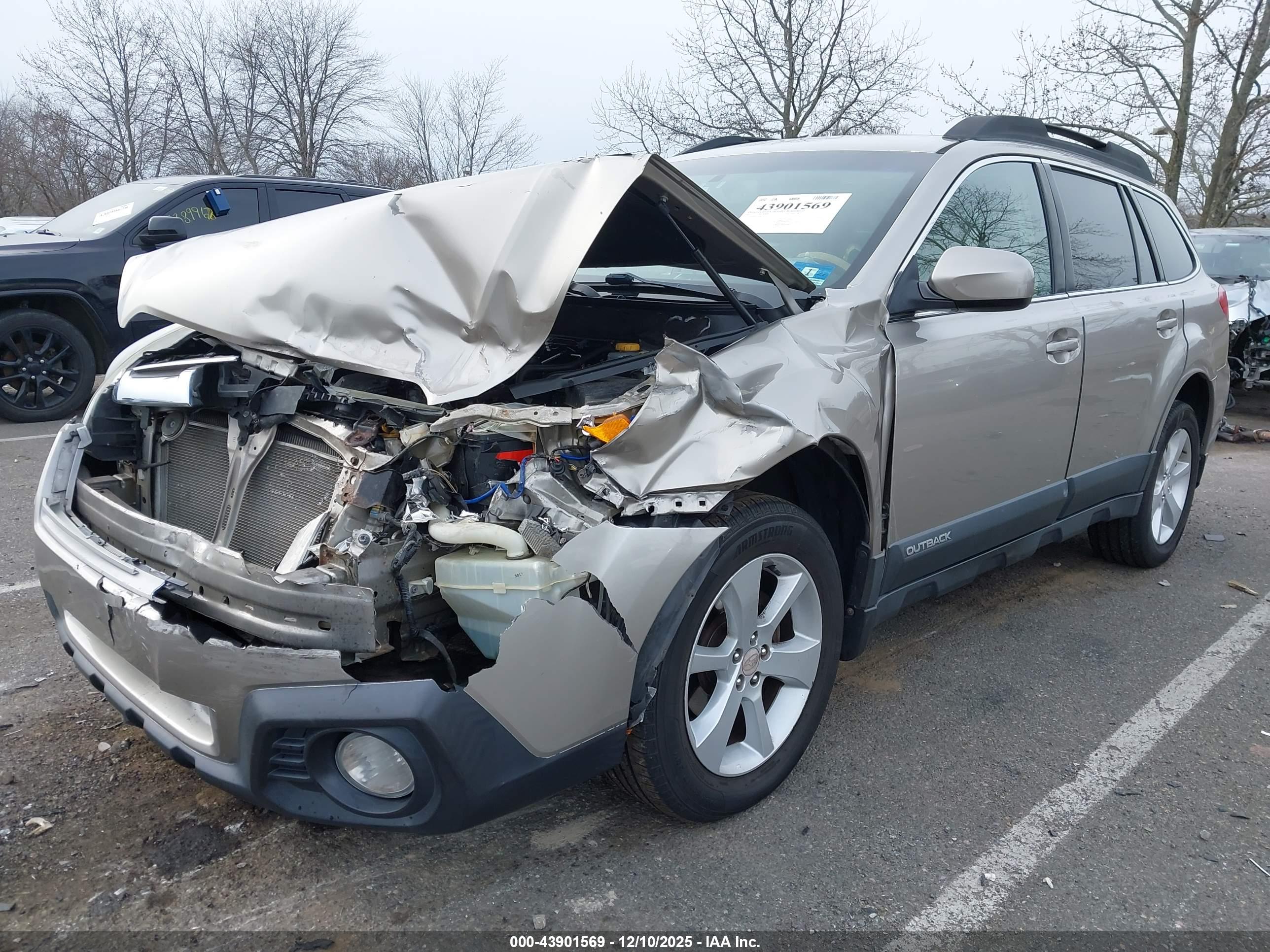 SUBARU OUTBACK image 2