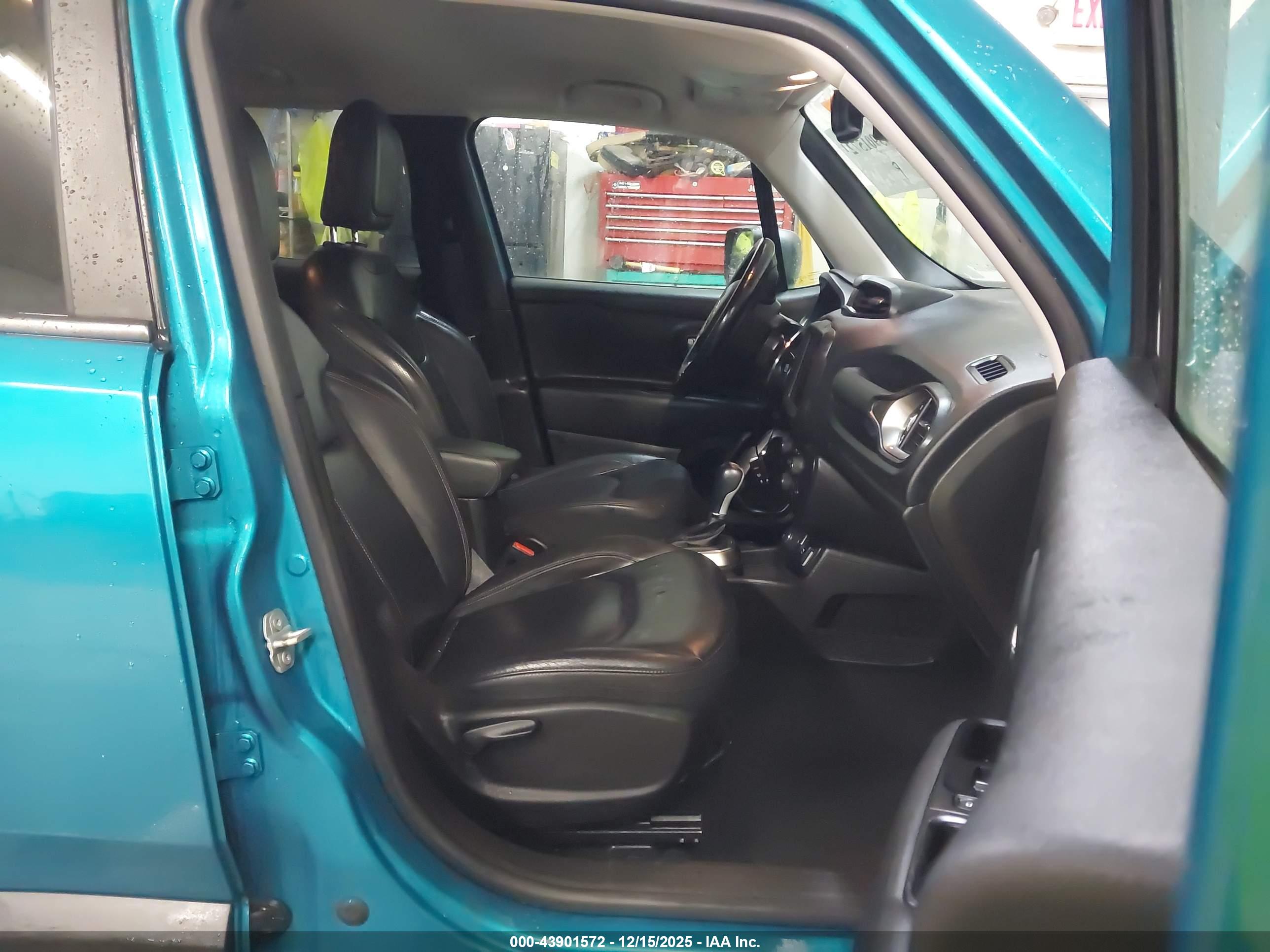 JEEP RENEGADE image 5