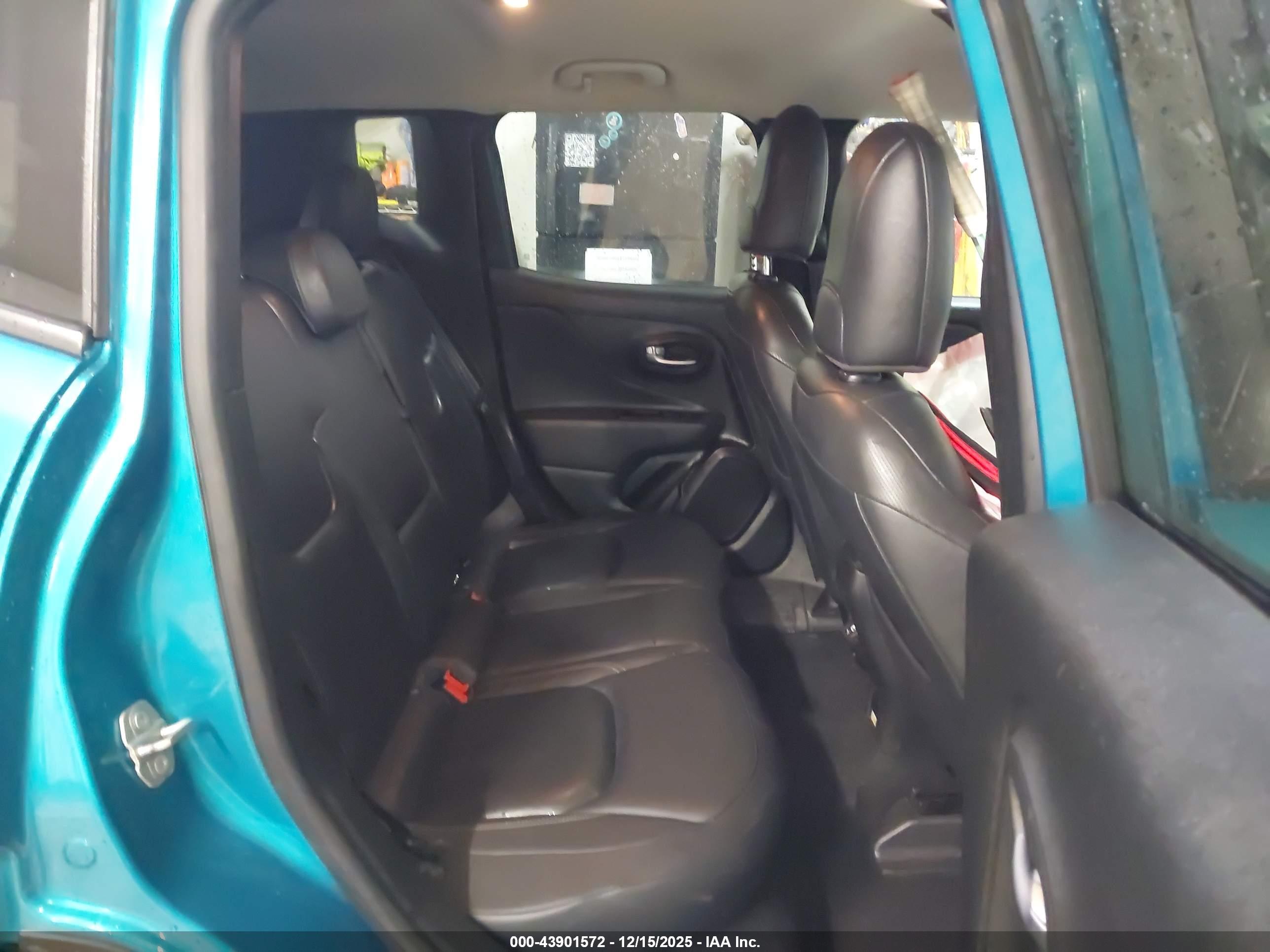 JEEP RENEGADE image 8