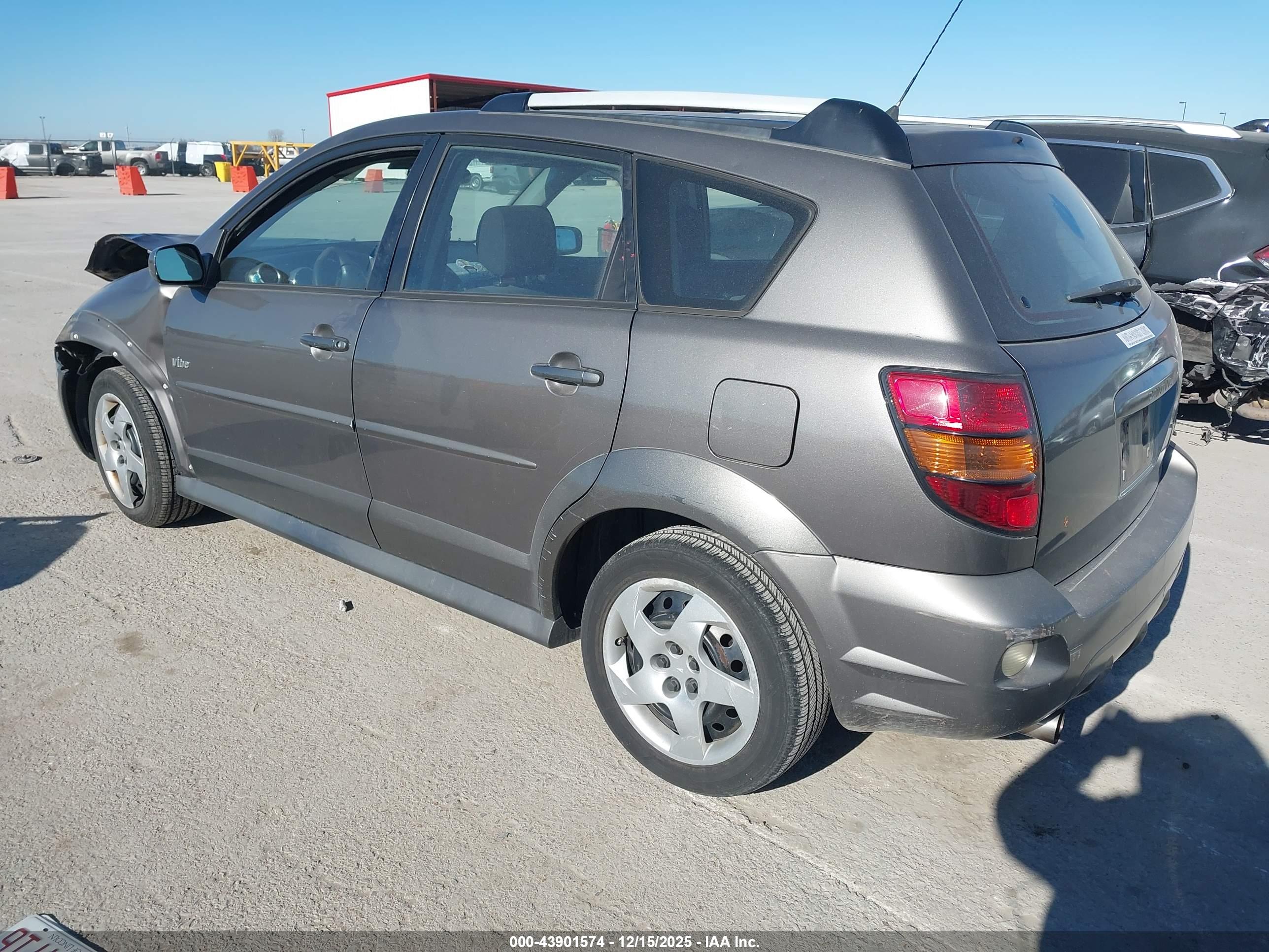 PONTIAC VIBE image 3