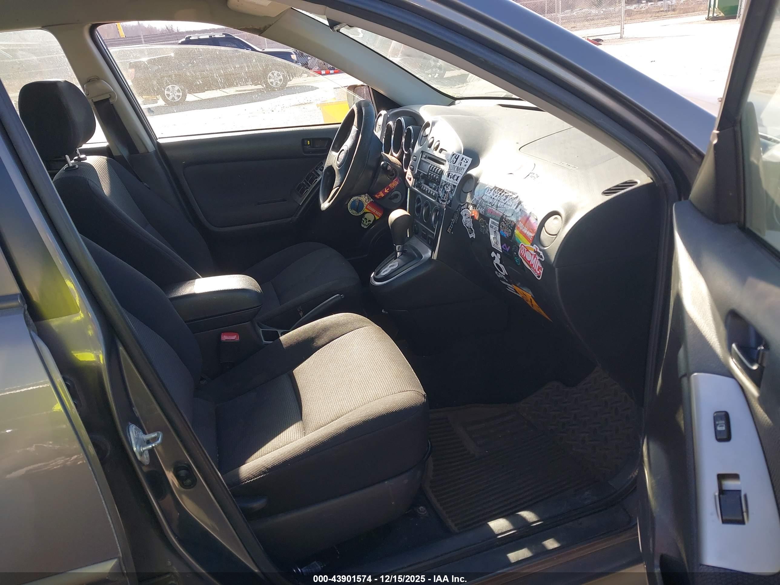 PONTIAC VIBE image 5
