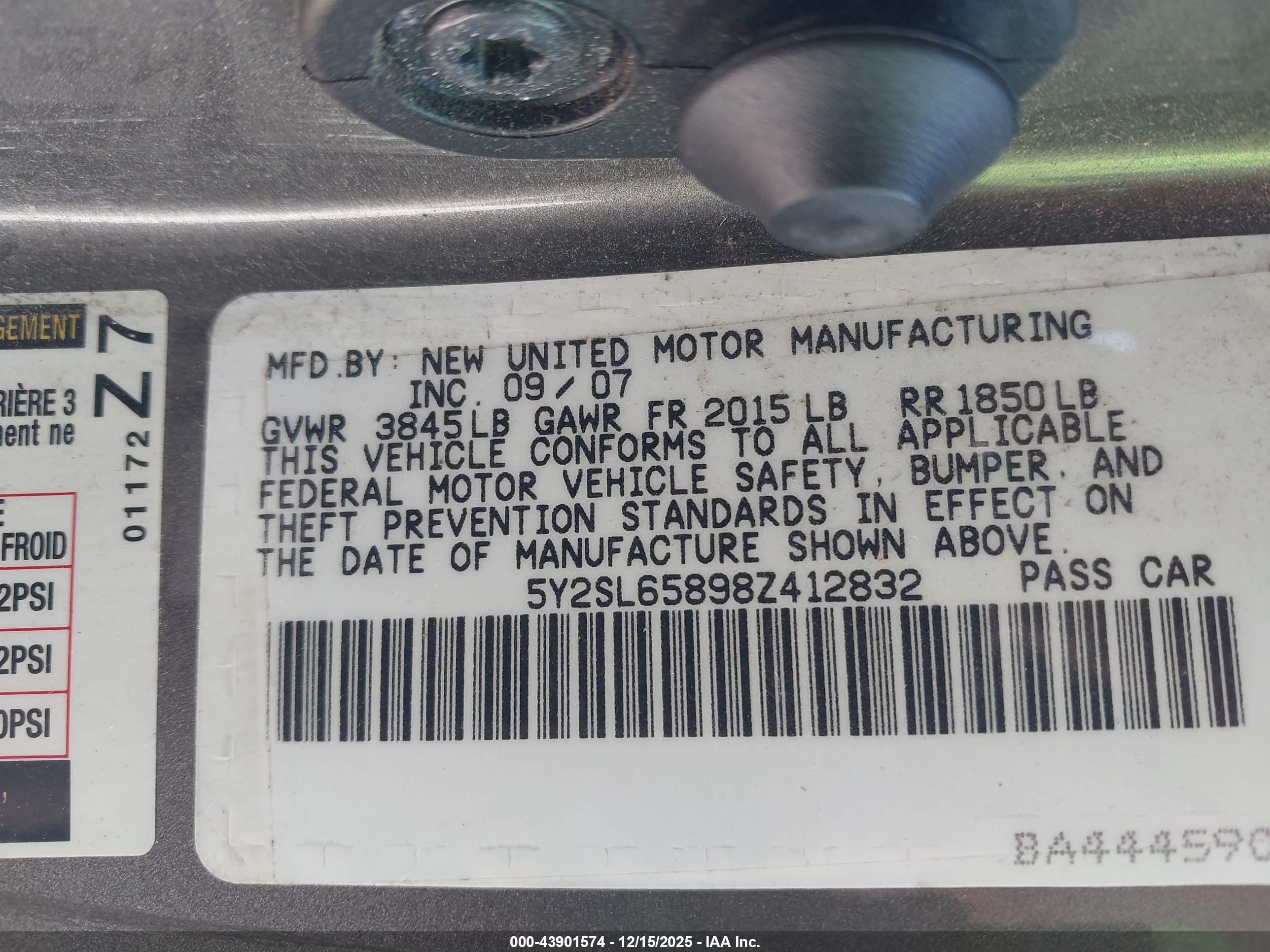 PONTIAC VIBE image 9