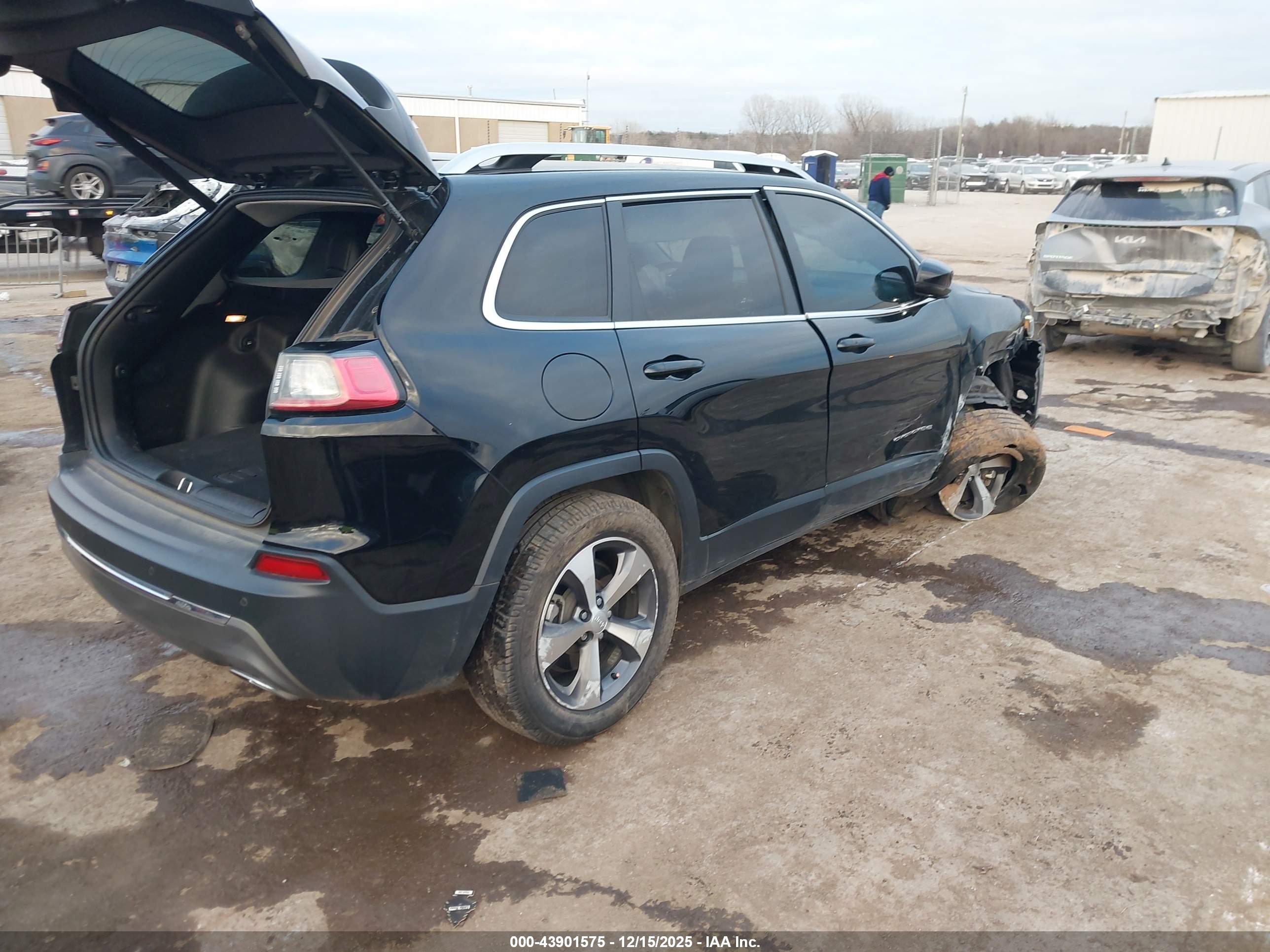JEEP CHEROKEE image 4