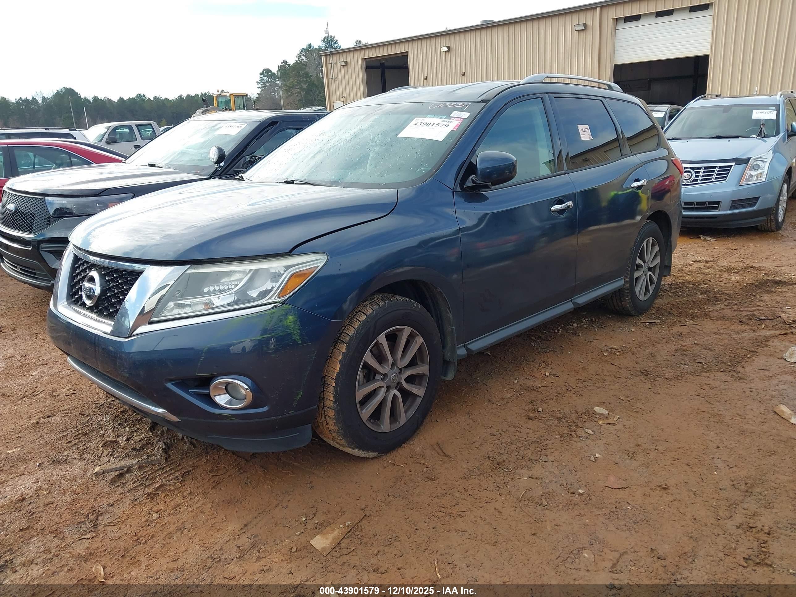 NISSAN PATHFINDER image 2
