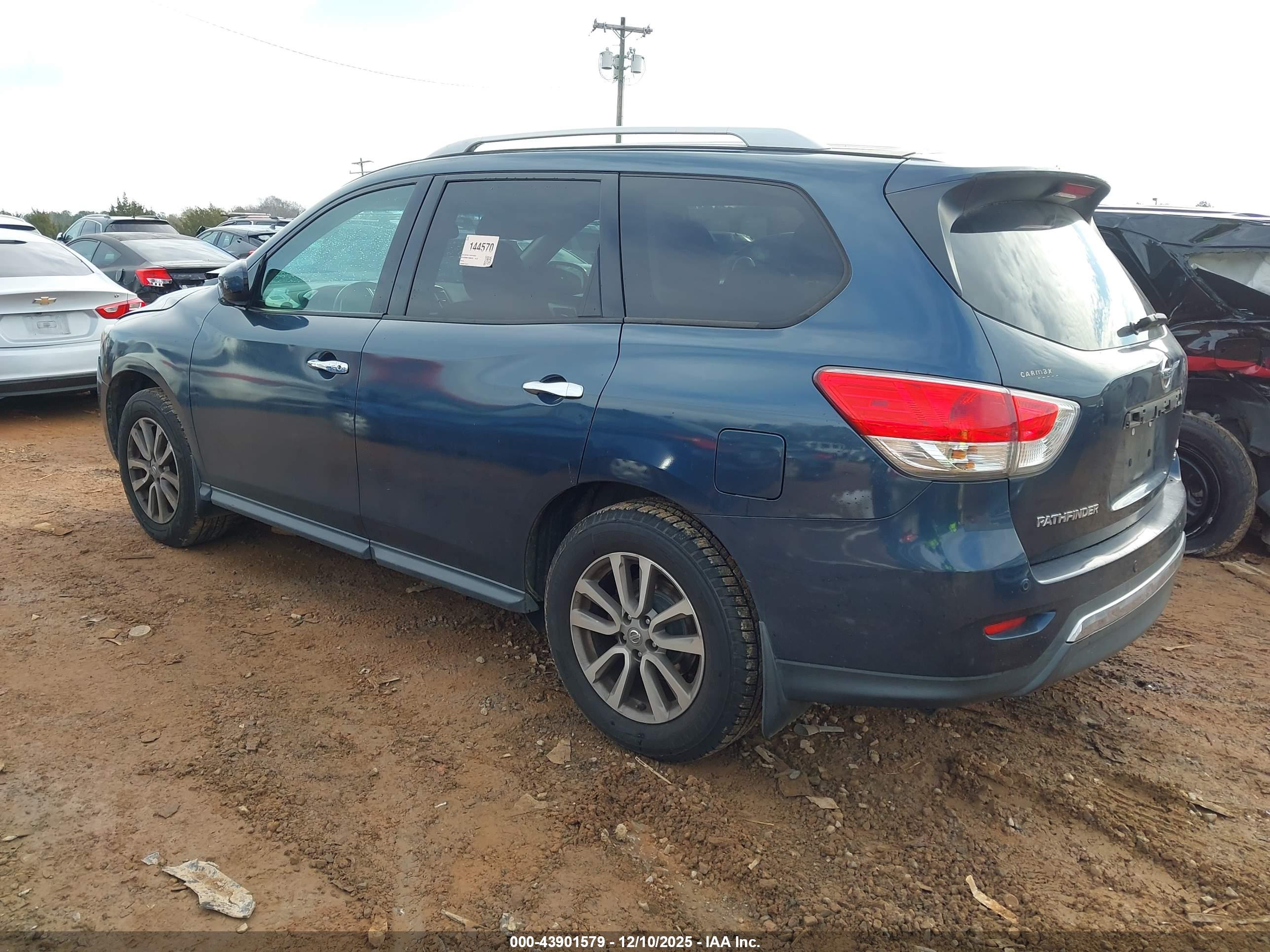 NISSAN PATHFINDER image 3
