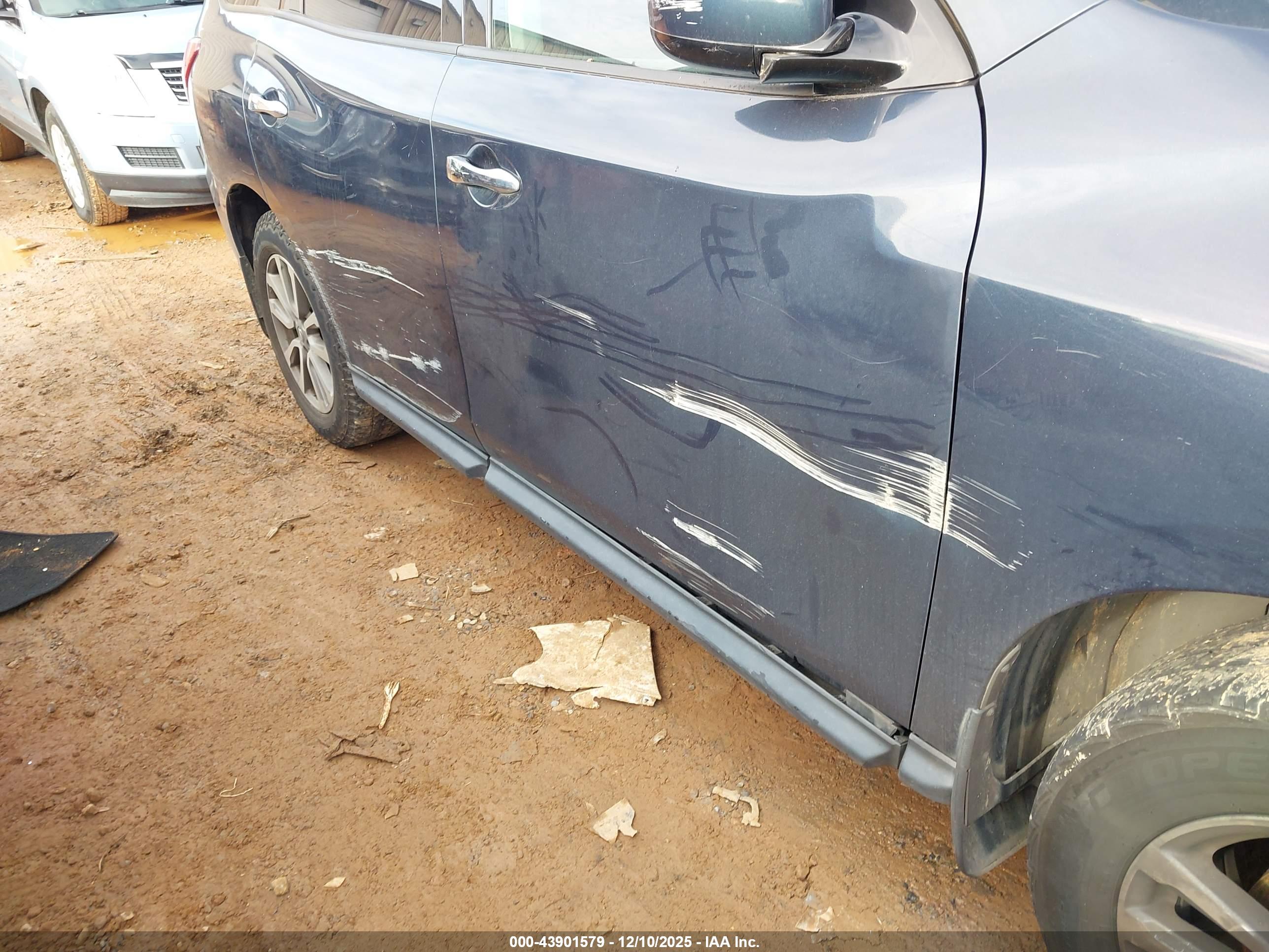 NISSAN PATHFINDER image 6