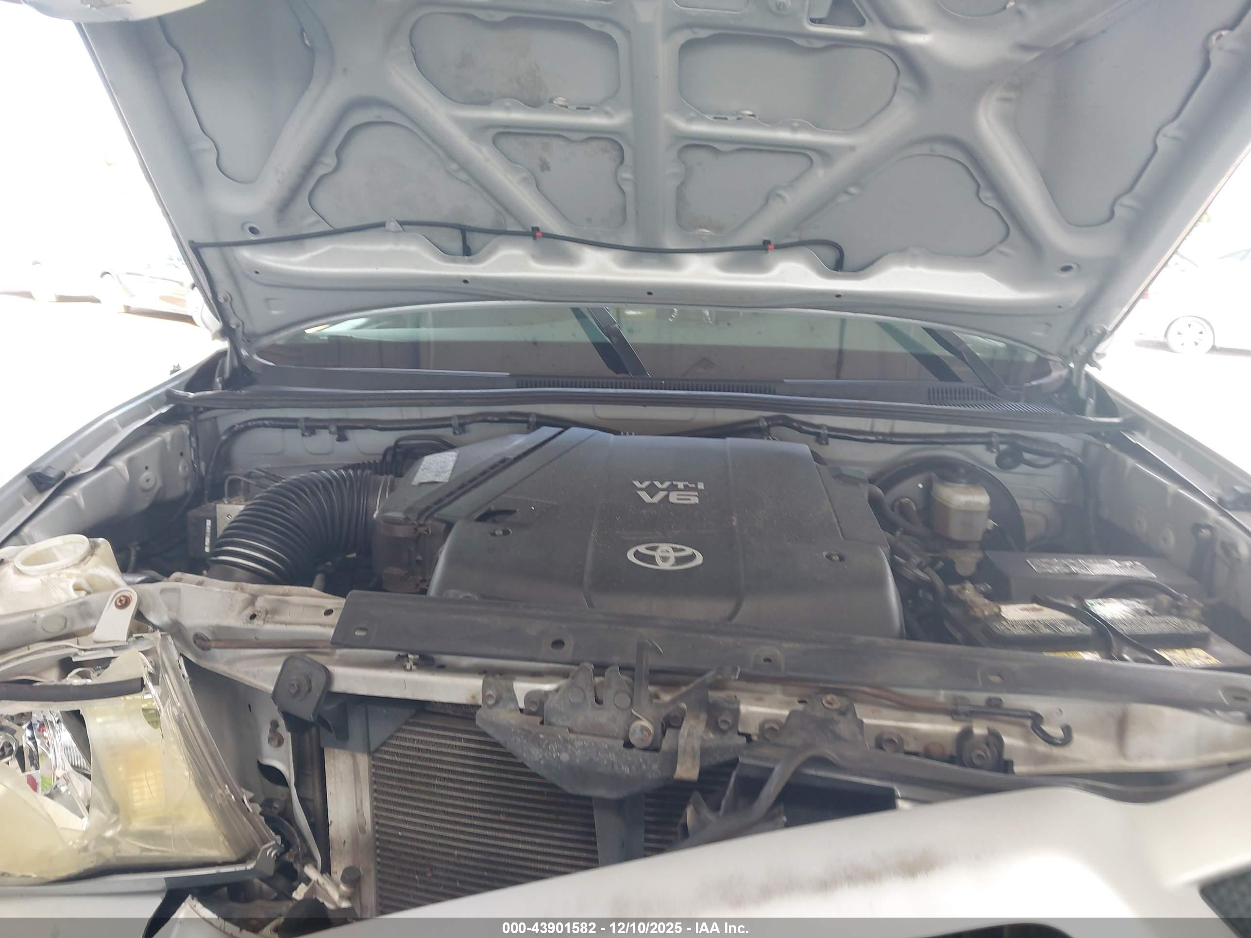 TOYOTA TACOMA image 10