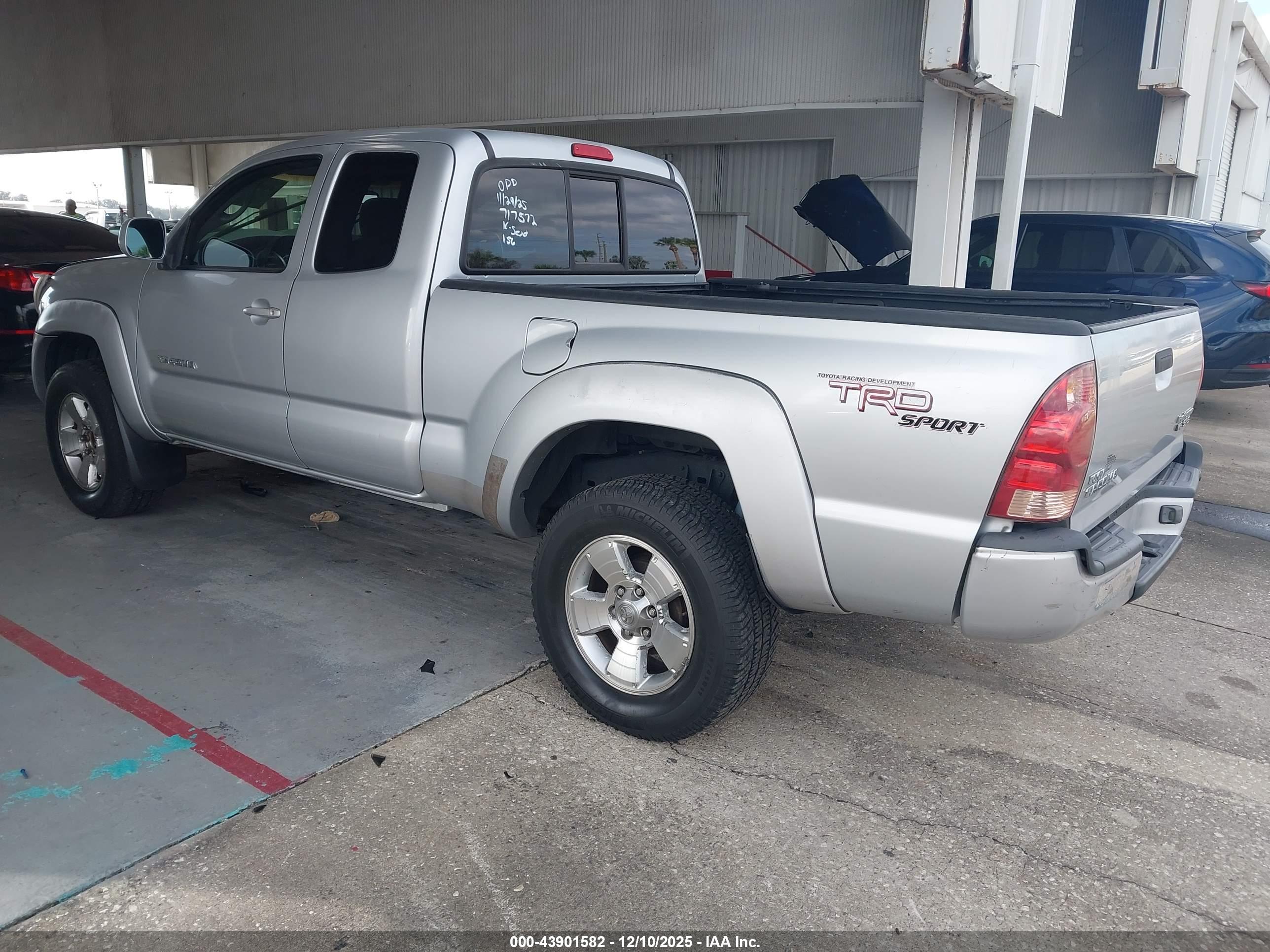 TOYOTA TACOMA image 3