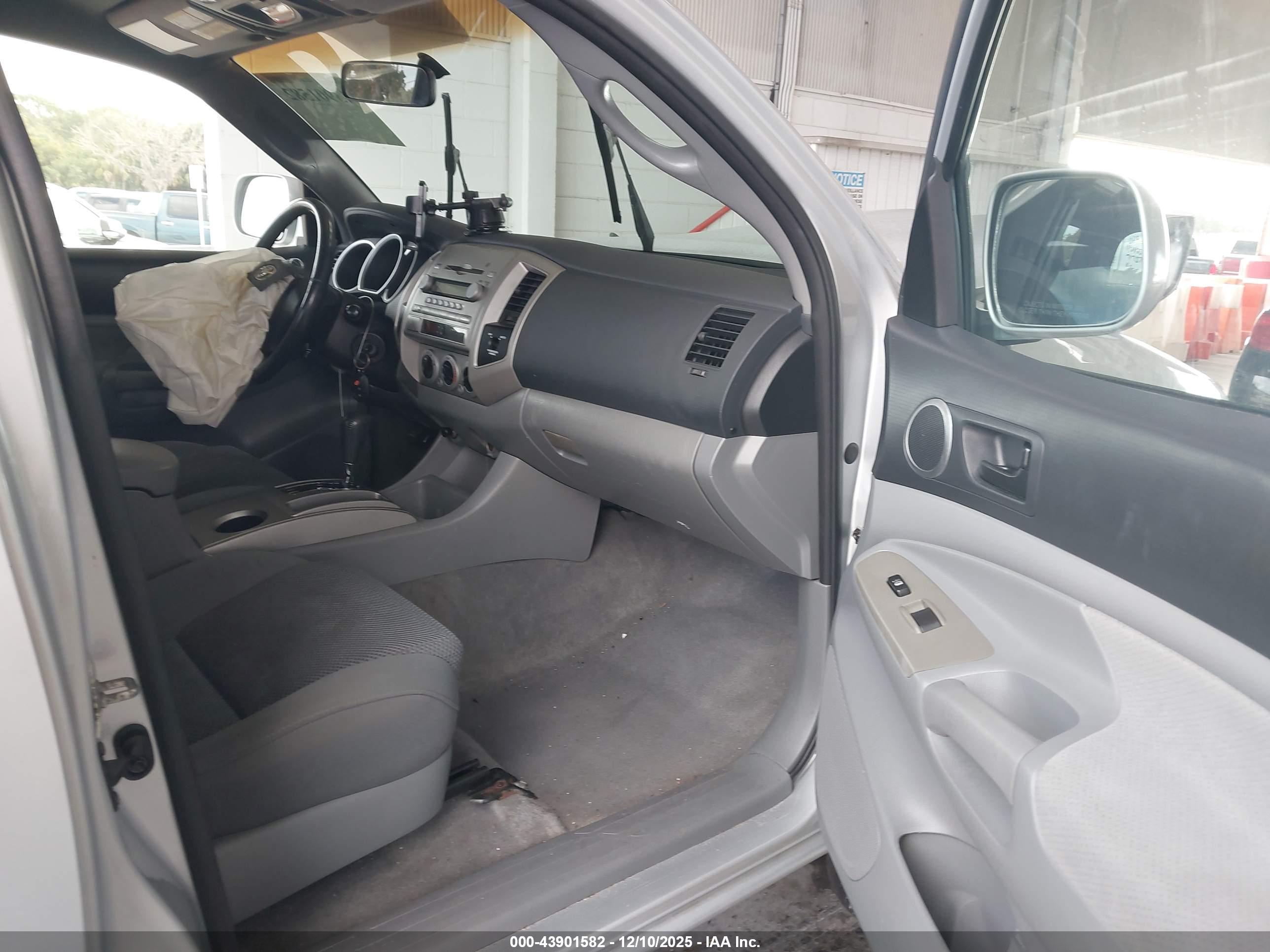 TOYOTA TACOMA image 5