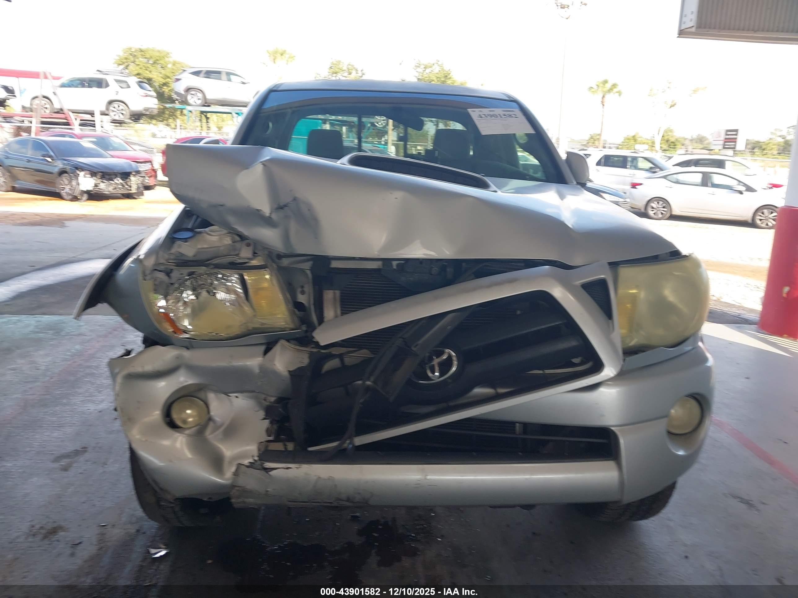 TOYOTA TACOMA image 6