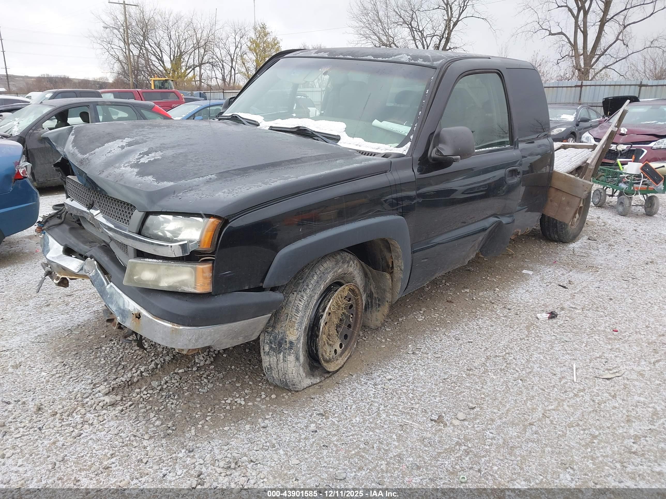 CHEVROLET SILVERADO image 2