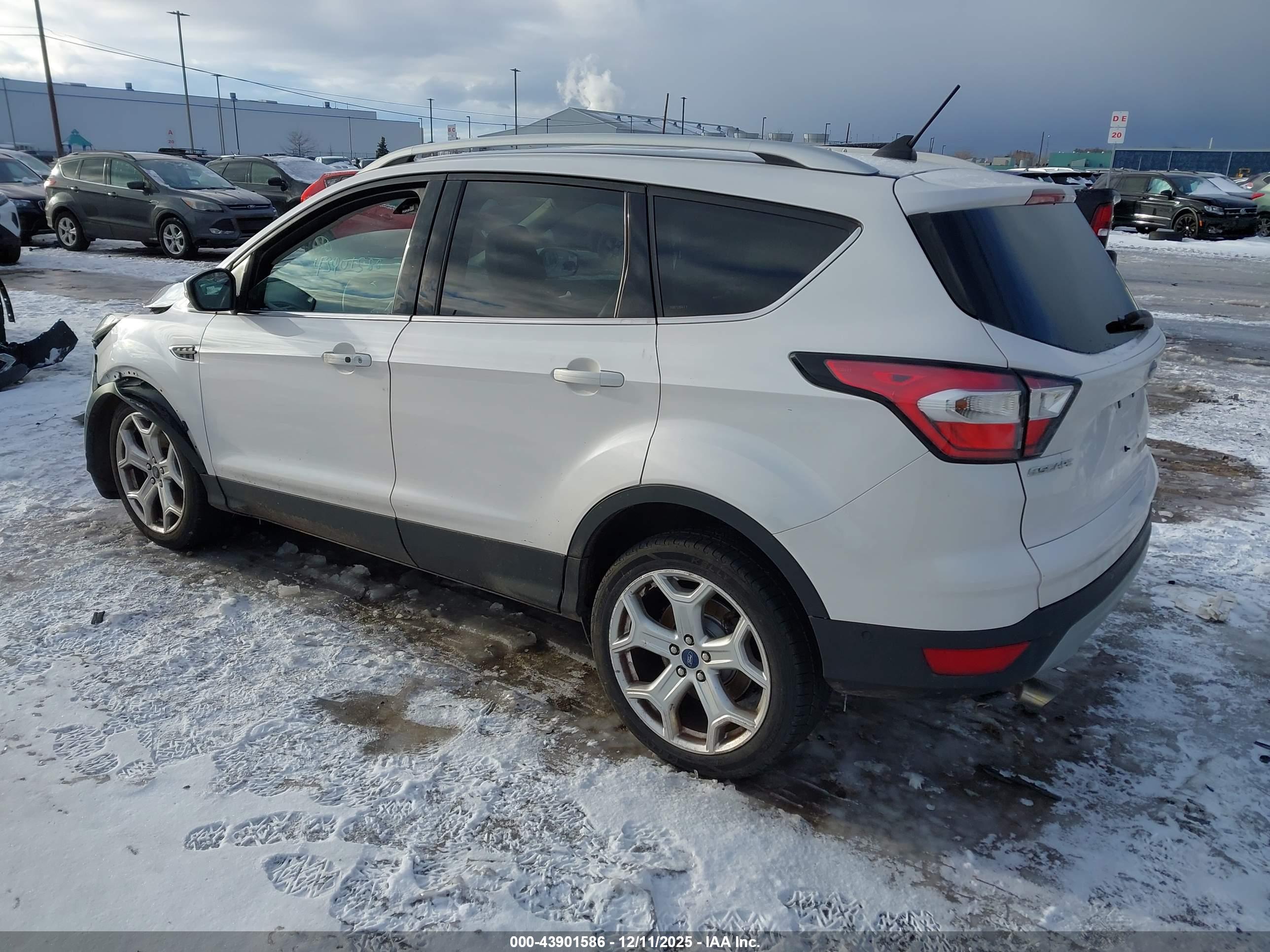 FORD ESCAPE image 3