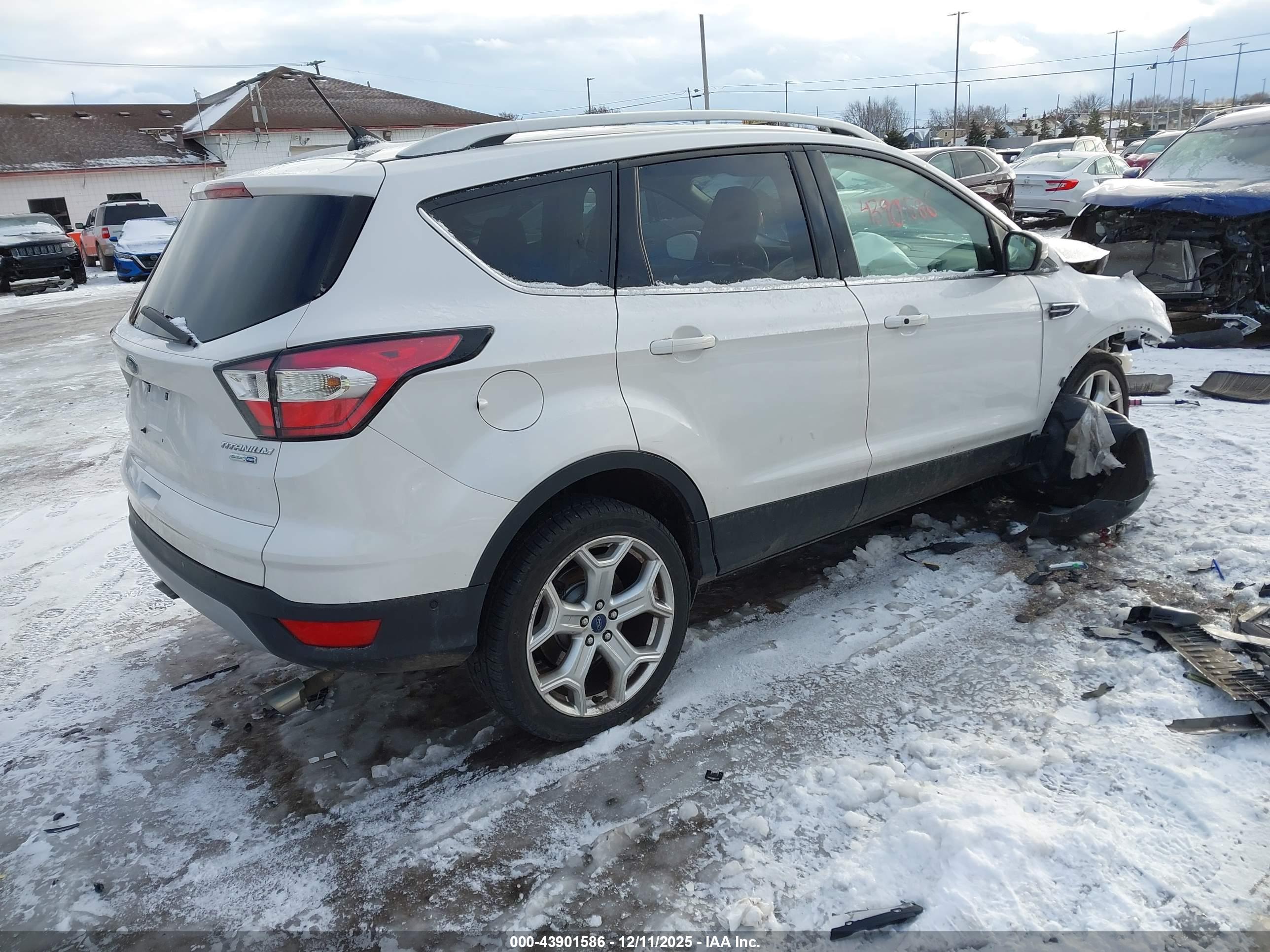 FORD ESCAPE image 4