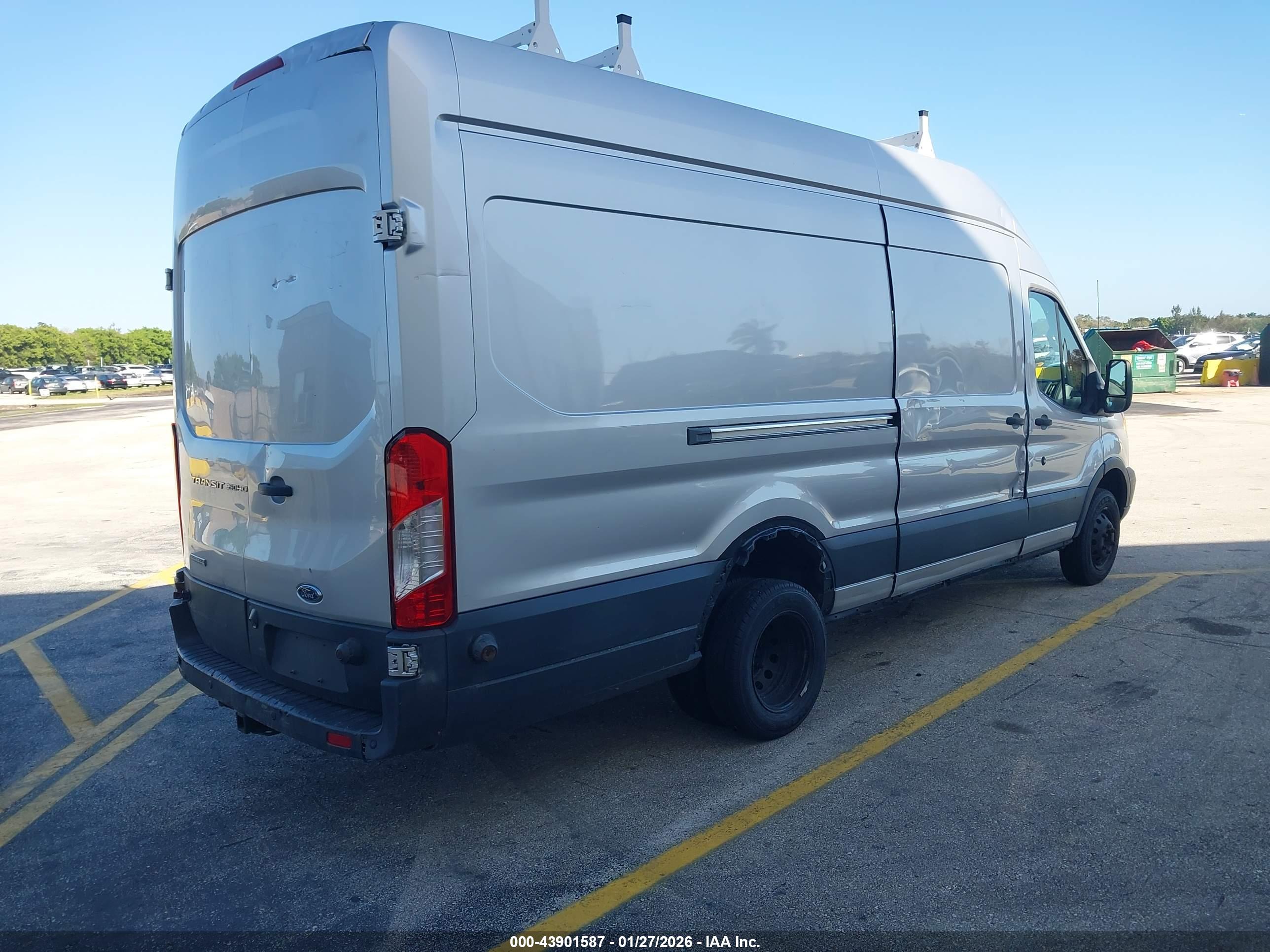 FORD TRANSIT-350 image 4