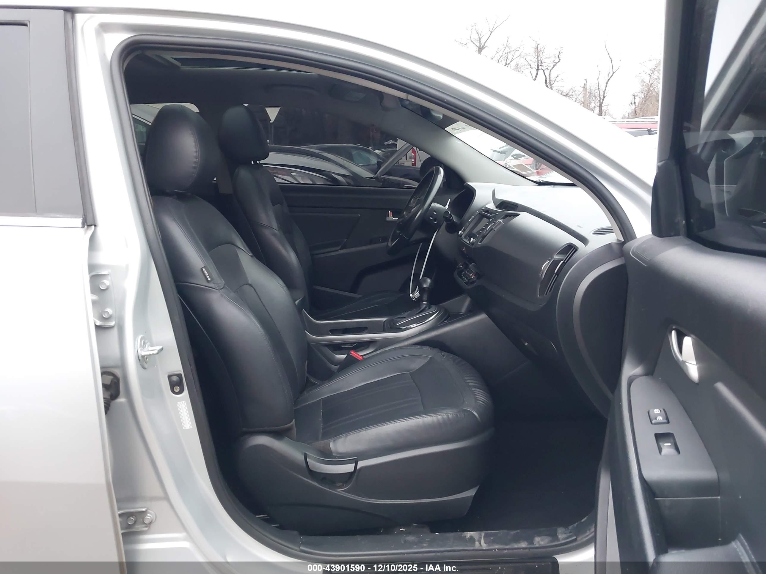 KIA SPORTAGE image 5