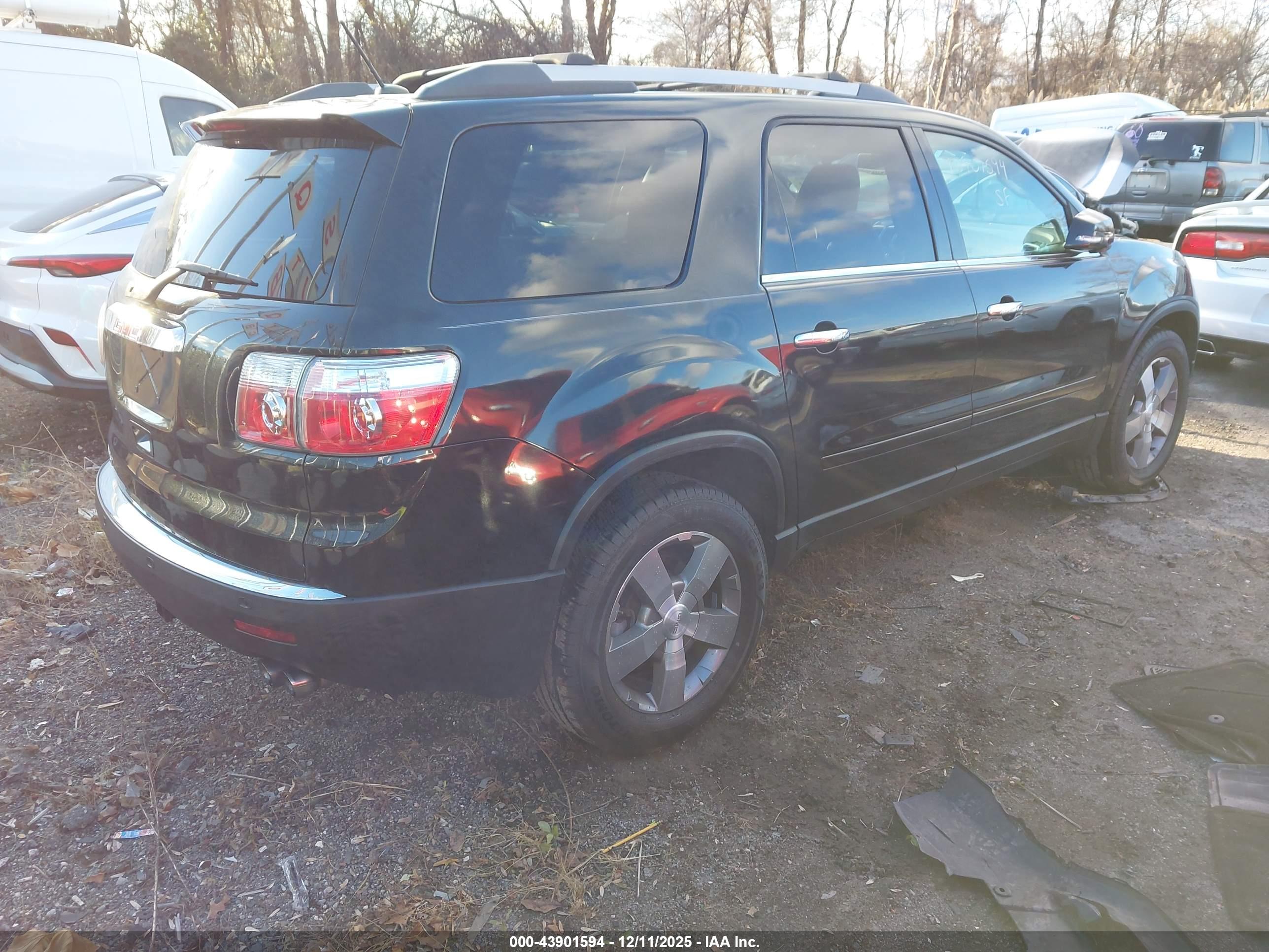 GMC ACADIA image 4