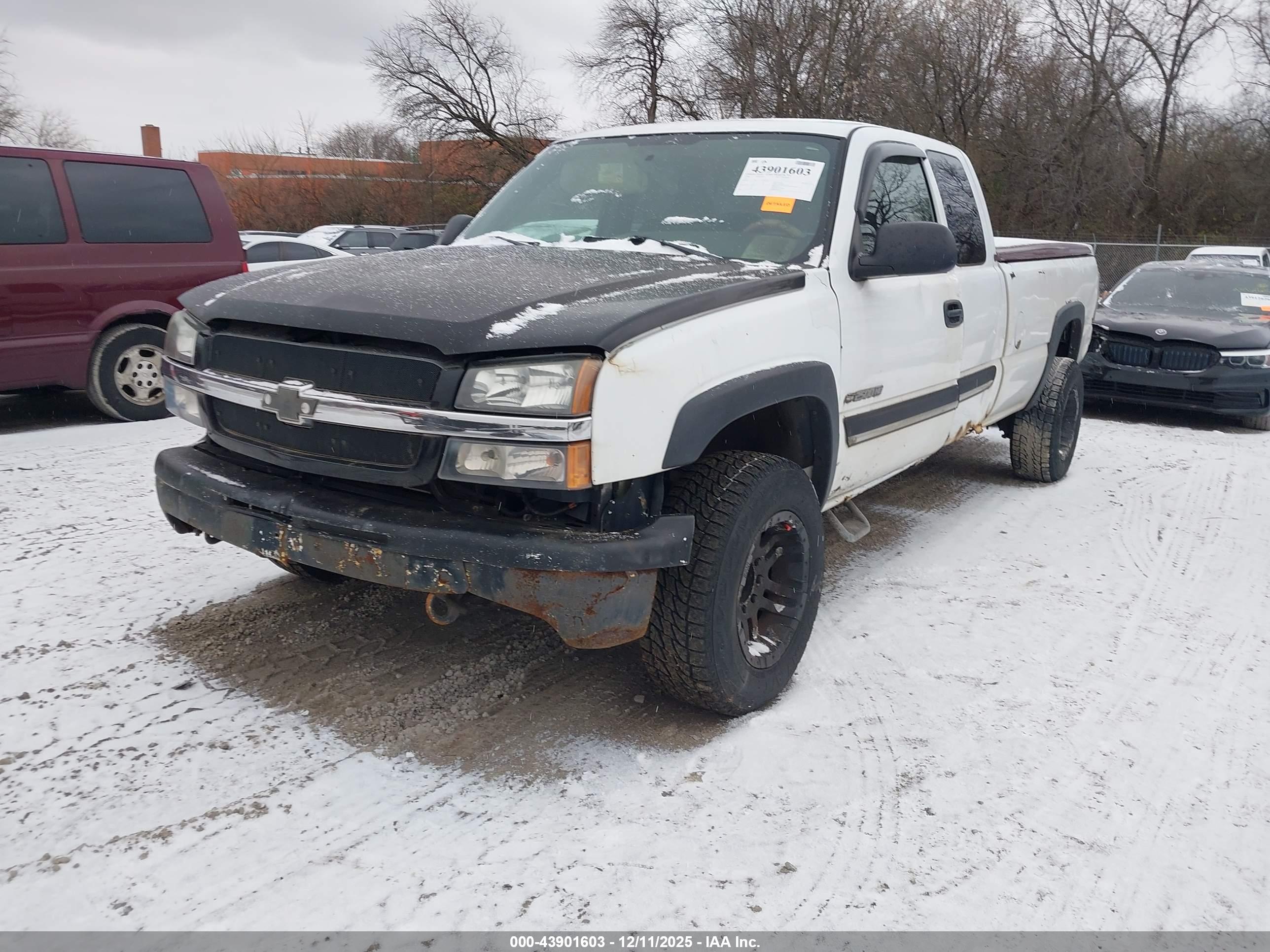 CHEVROLET SILVERADO image 2