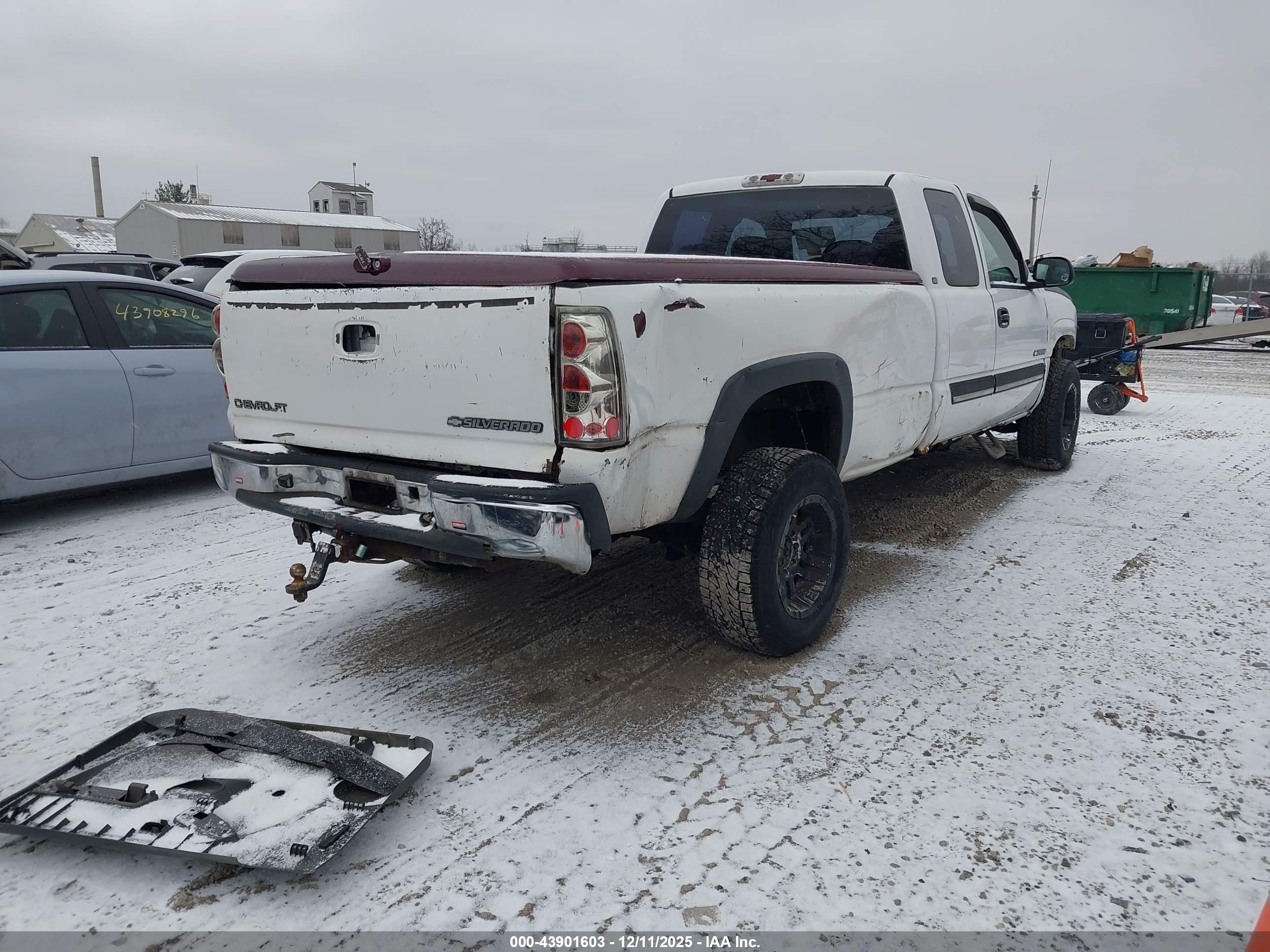 CHEVROLET SILVERADO image 4