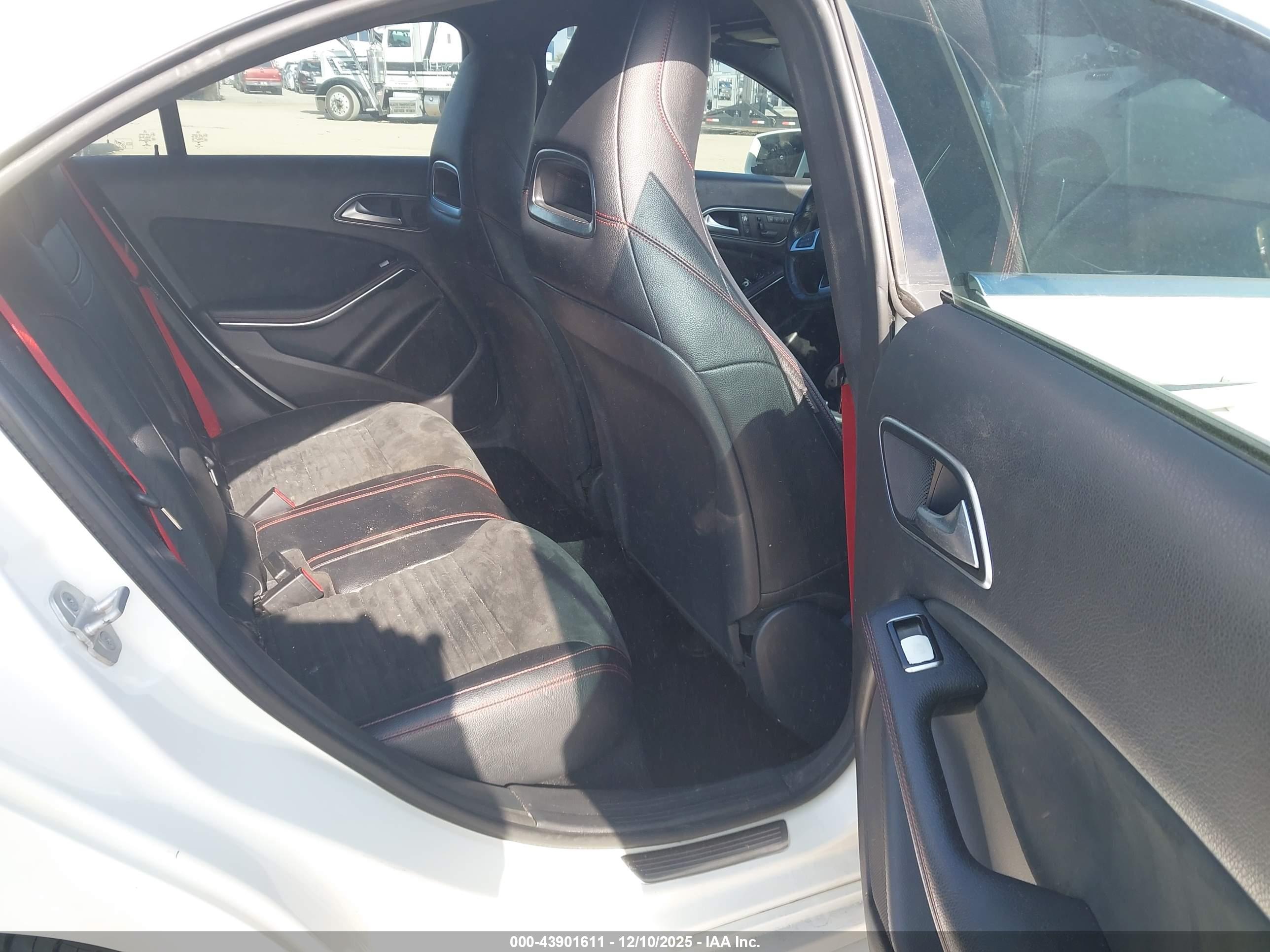 MERCEDES-BENZ CLA image 8