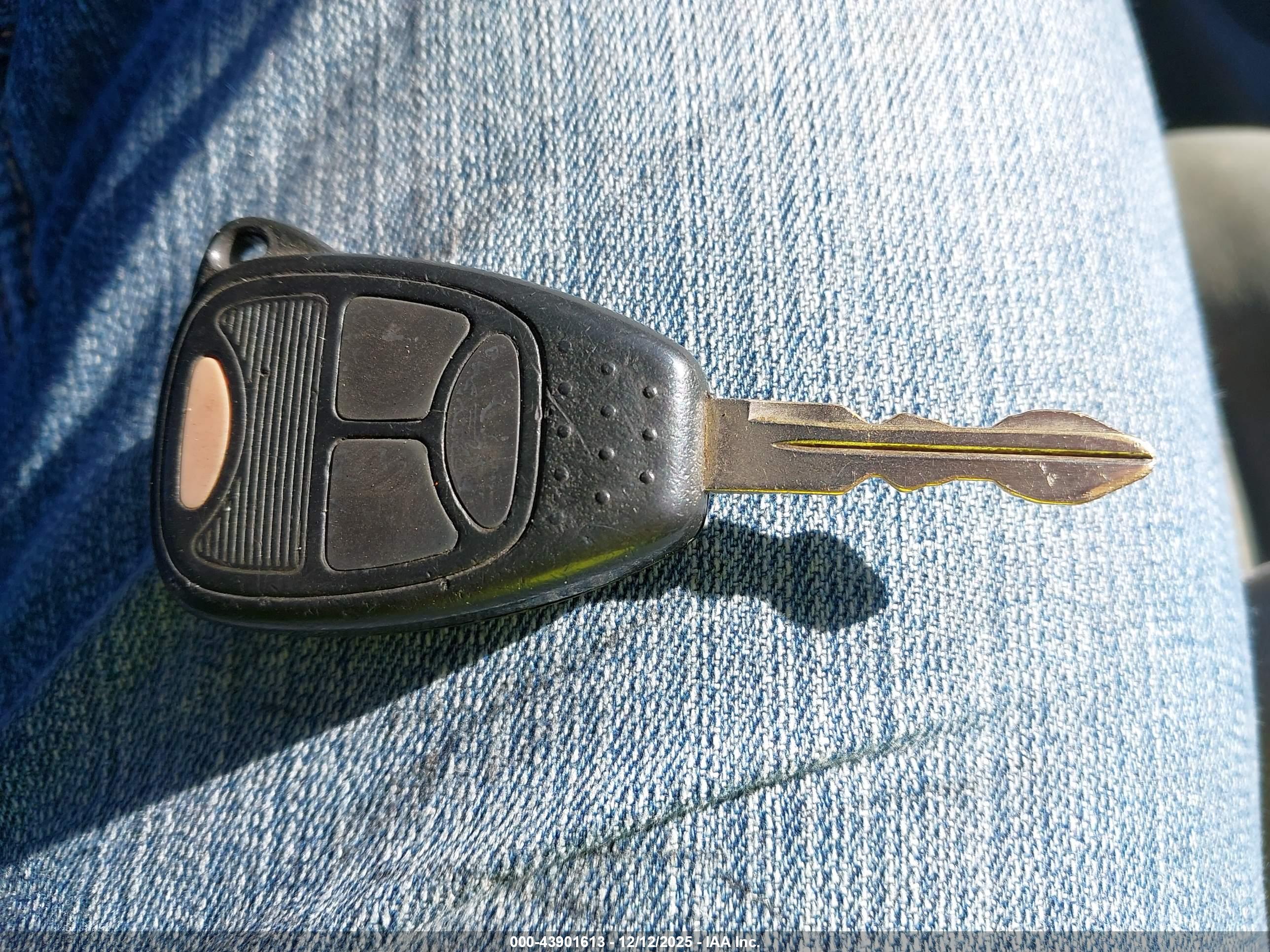 JEEP LIBERTY image 11