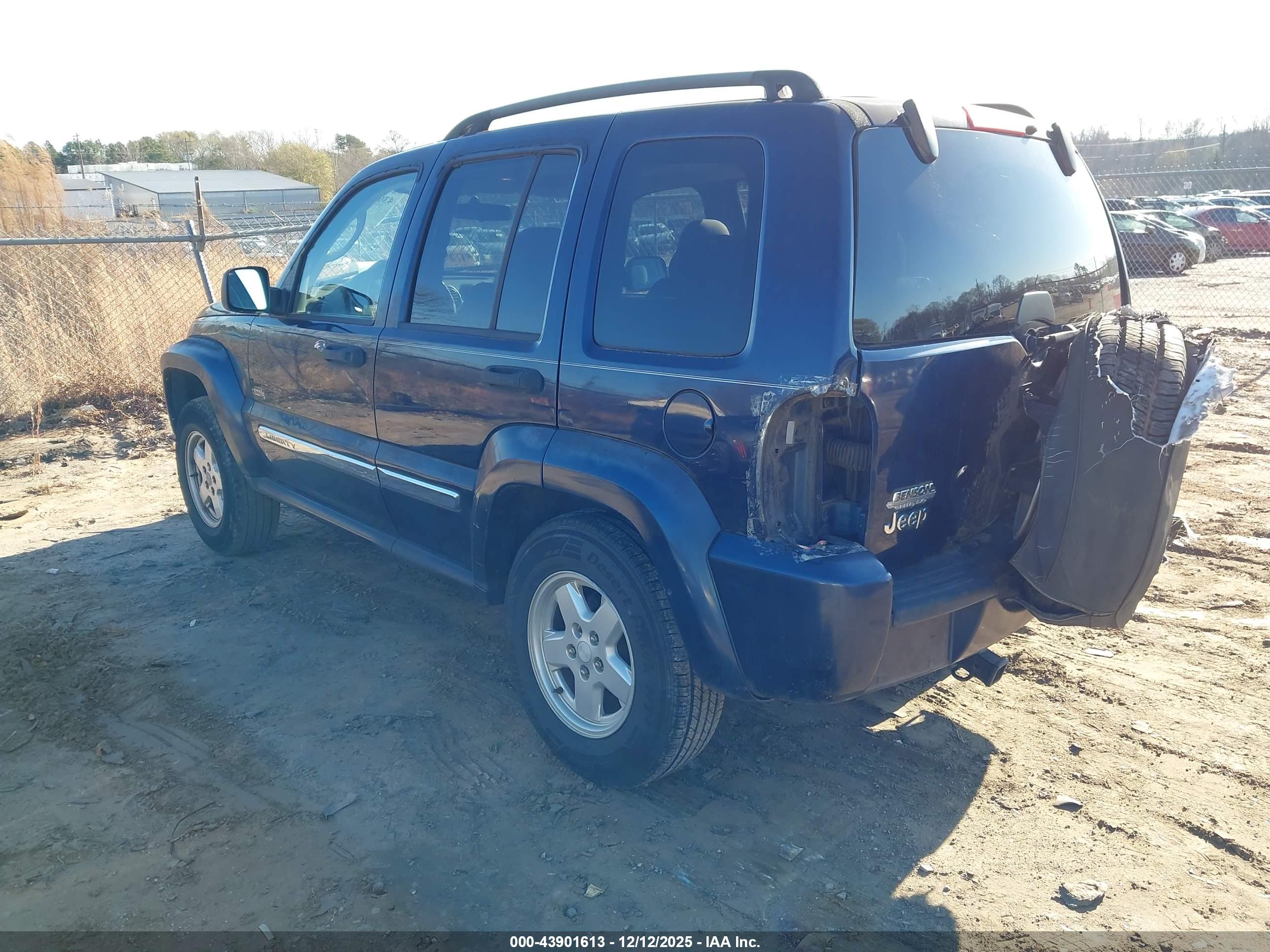 JEEP LIBERTY image 3
