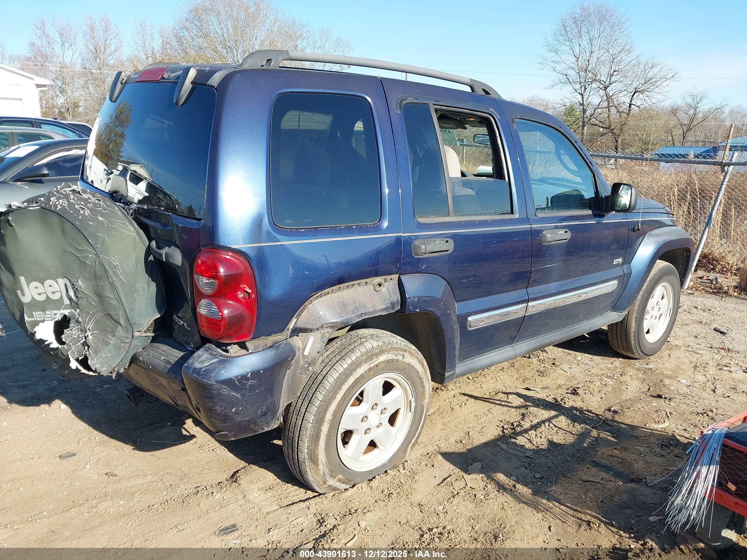 JEEP LIBERTY image 4