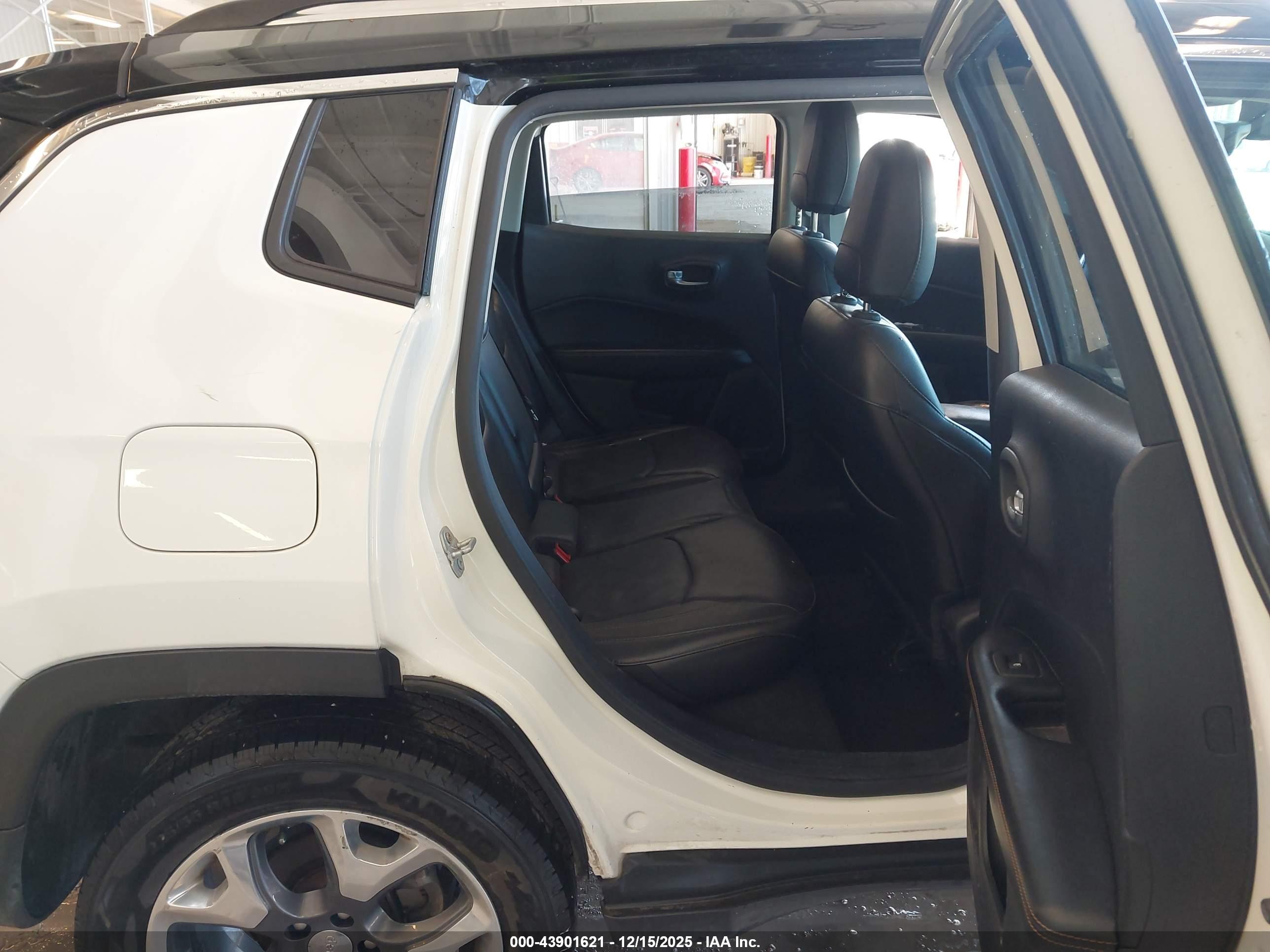 JEEP COMPASS image 8