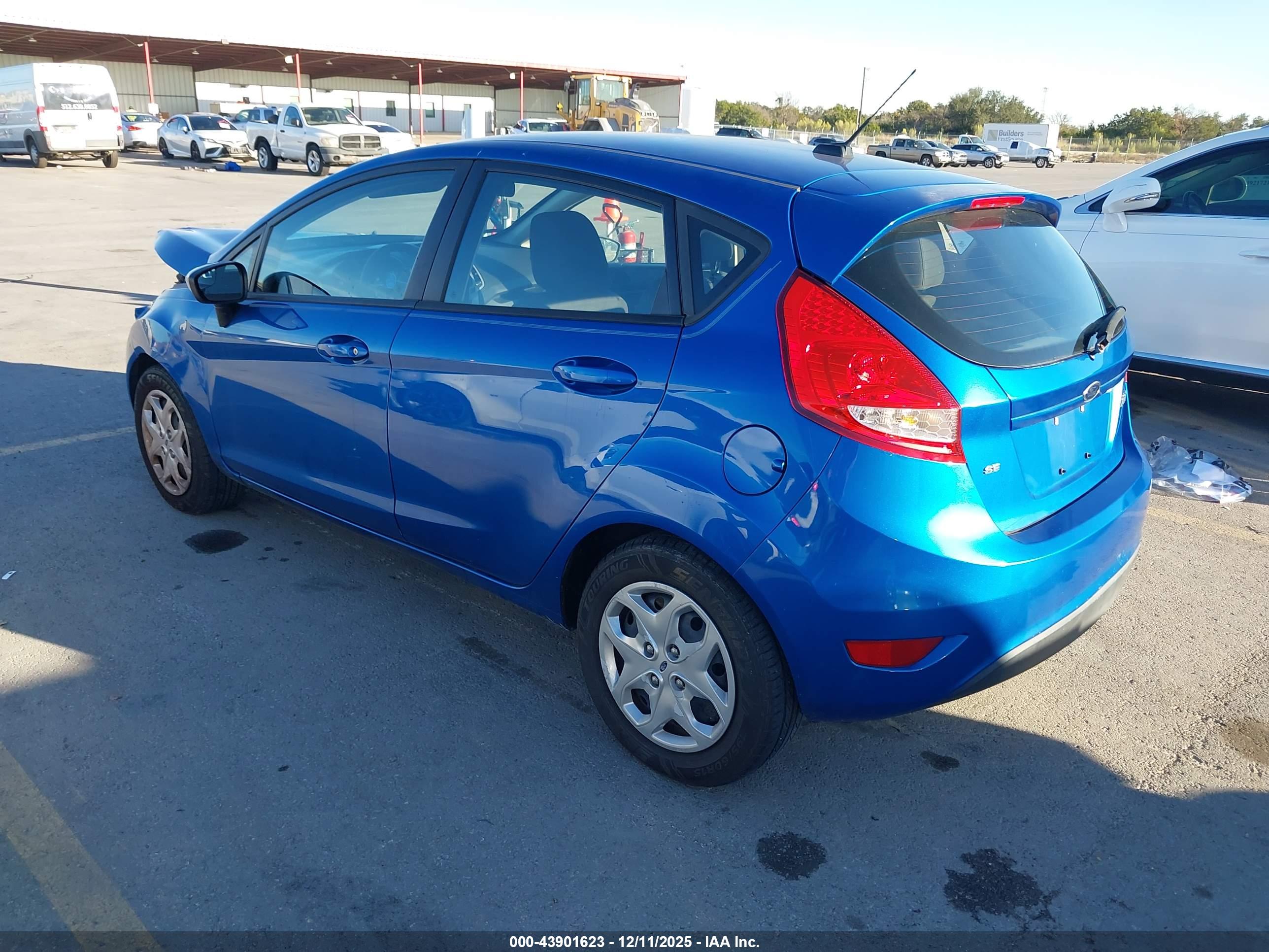 FORD FIESTA image 3